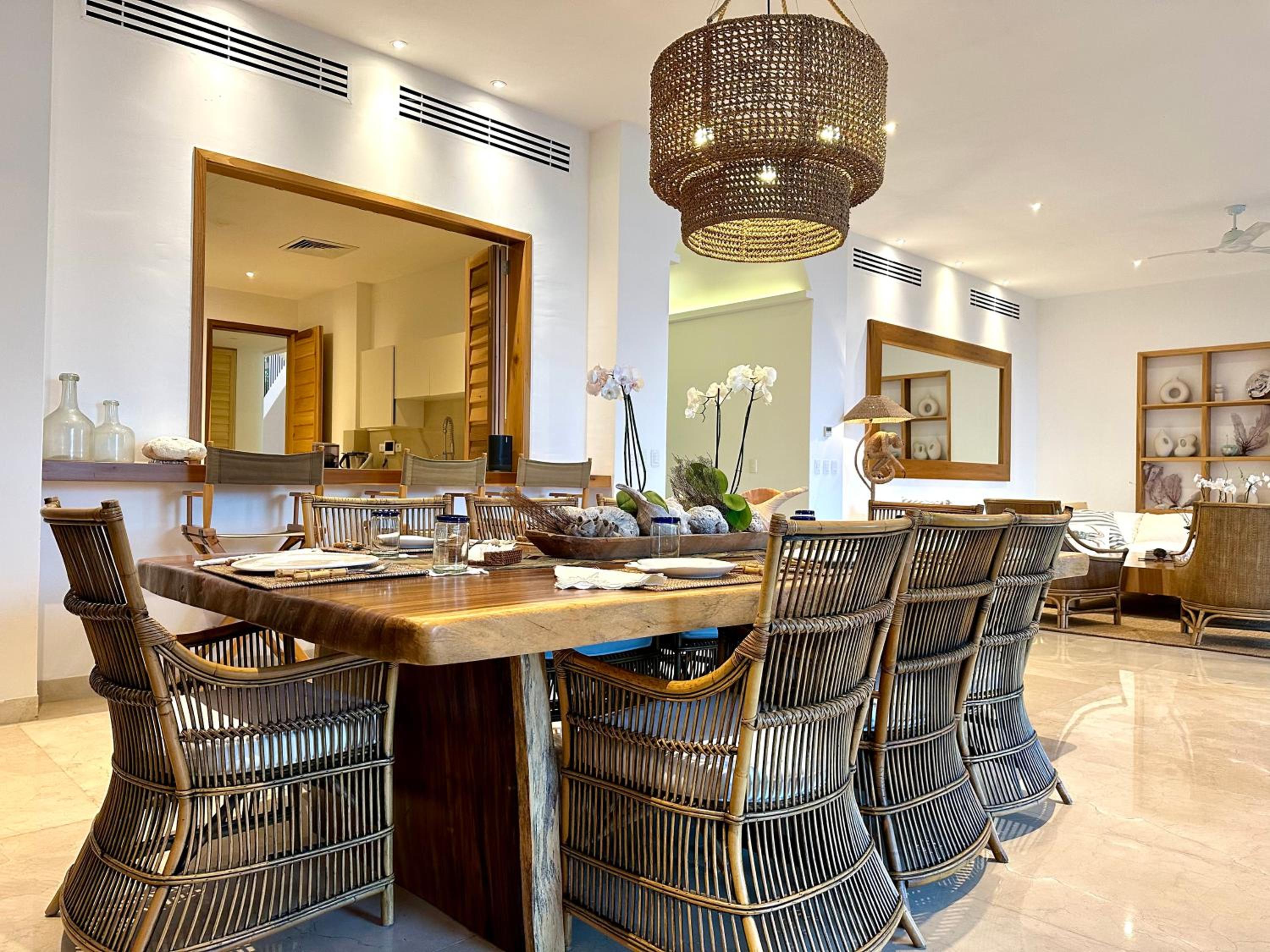 4BR Lakefront Villa with Private Pool by Solmar Rentals