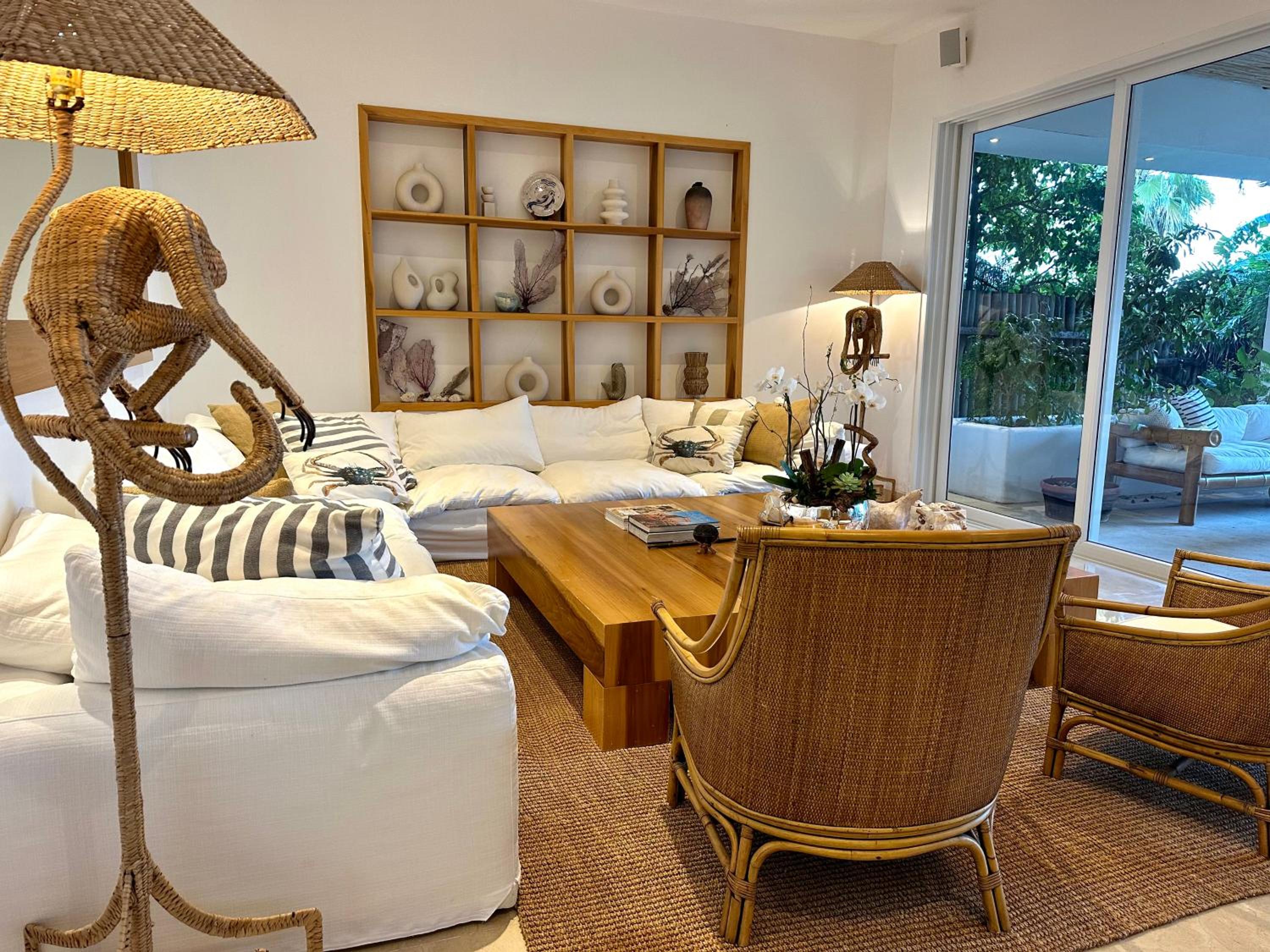 4BR Lakefront Villa with Private Pool by Solmar Rentals