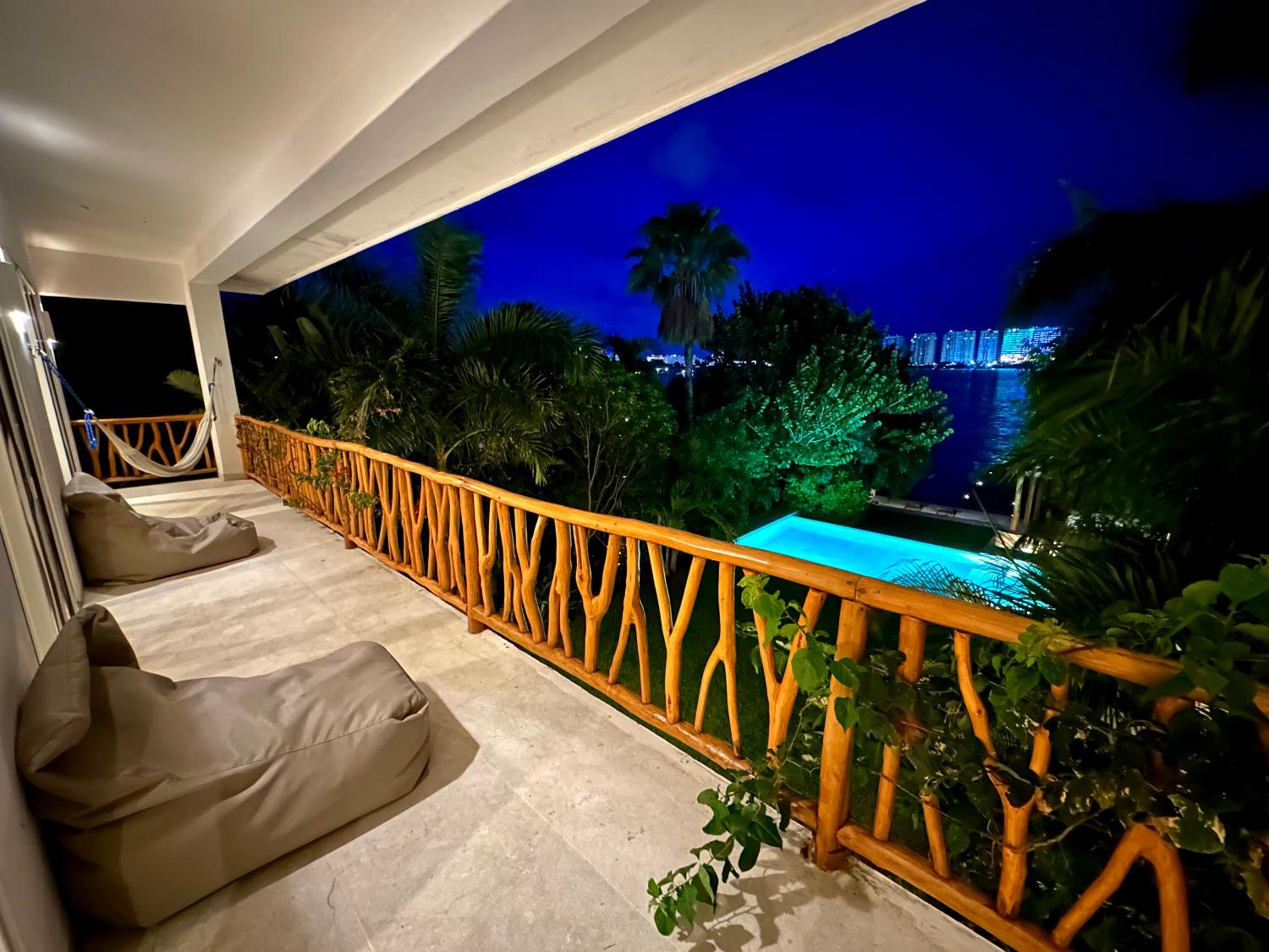 4BR Lakefront Villa with Private Pool by Solmar Rentals
