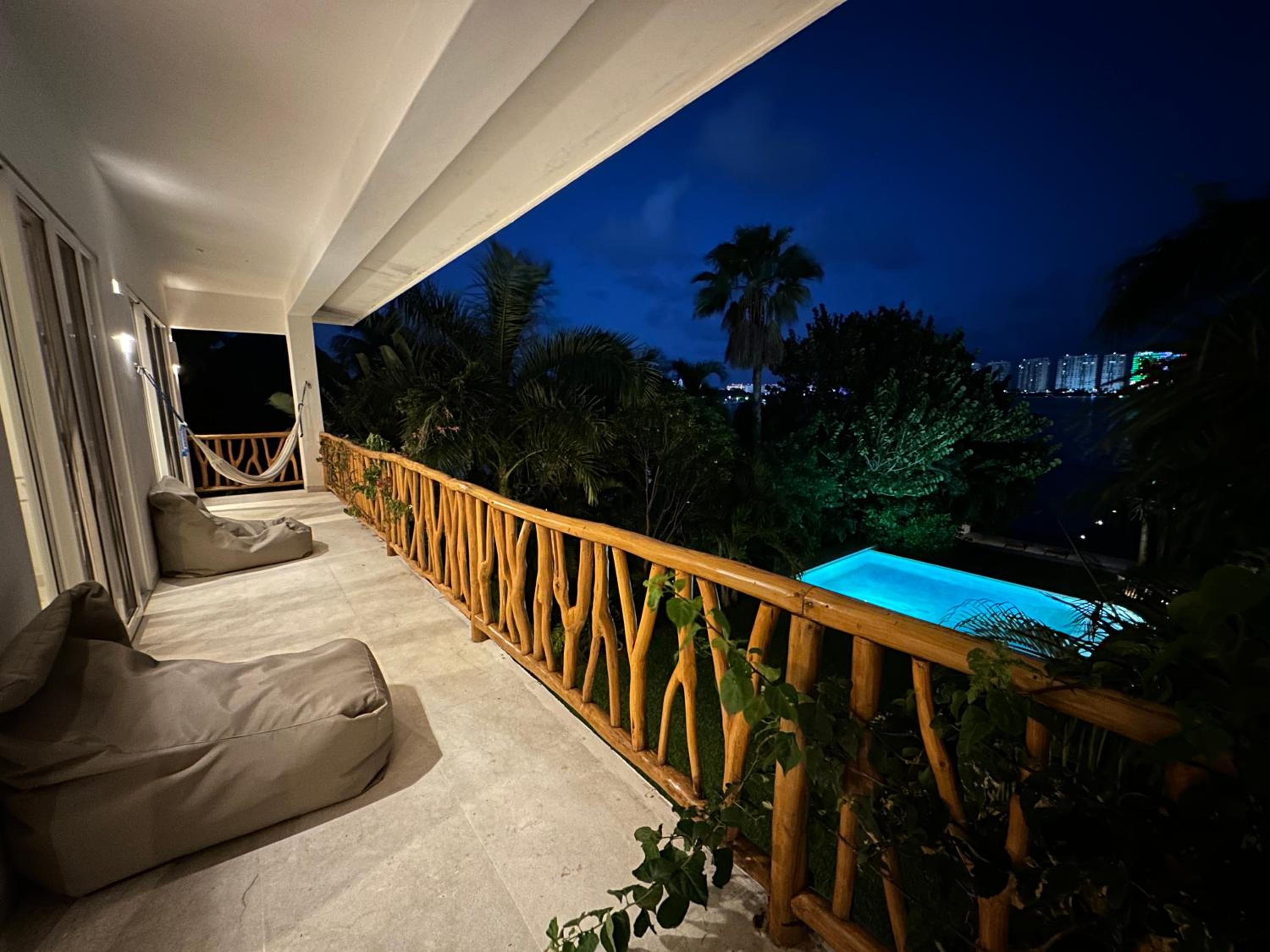 4BR Lakefront Villa with Private Pool by Solmar Rentals