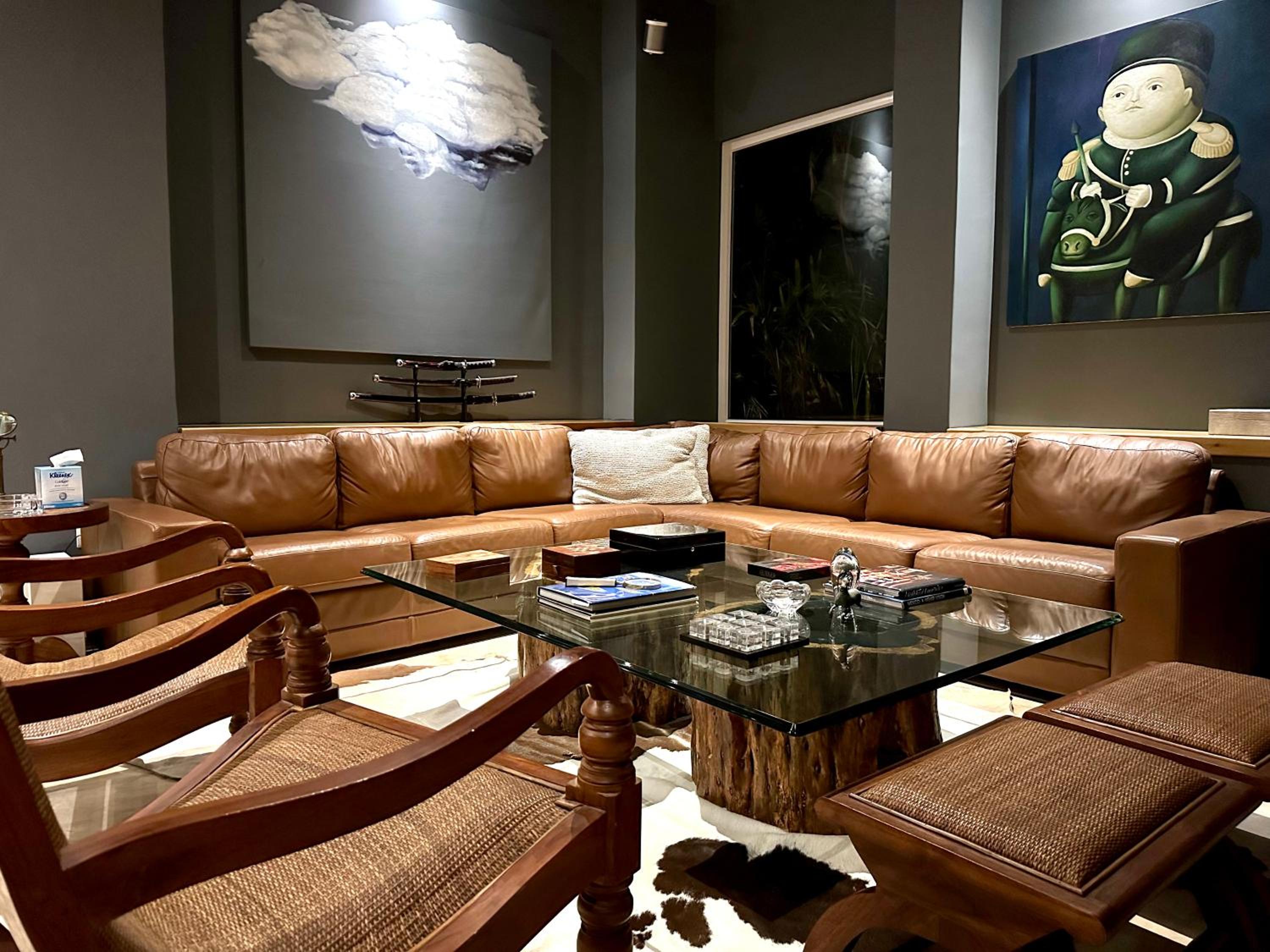 4BR Lakefront Villa with Private Pool by Solmar Rentals