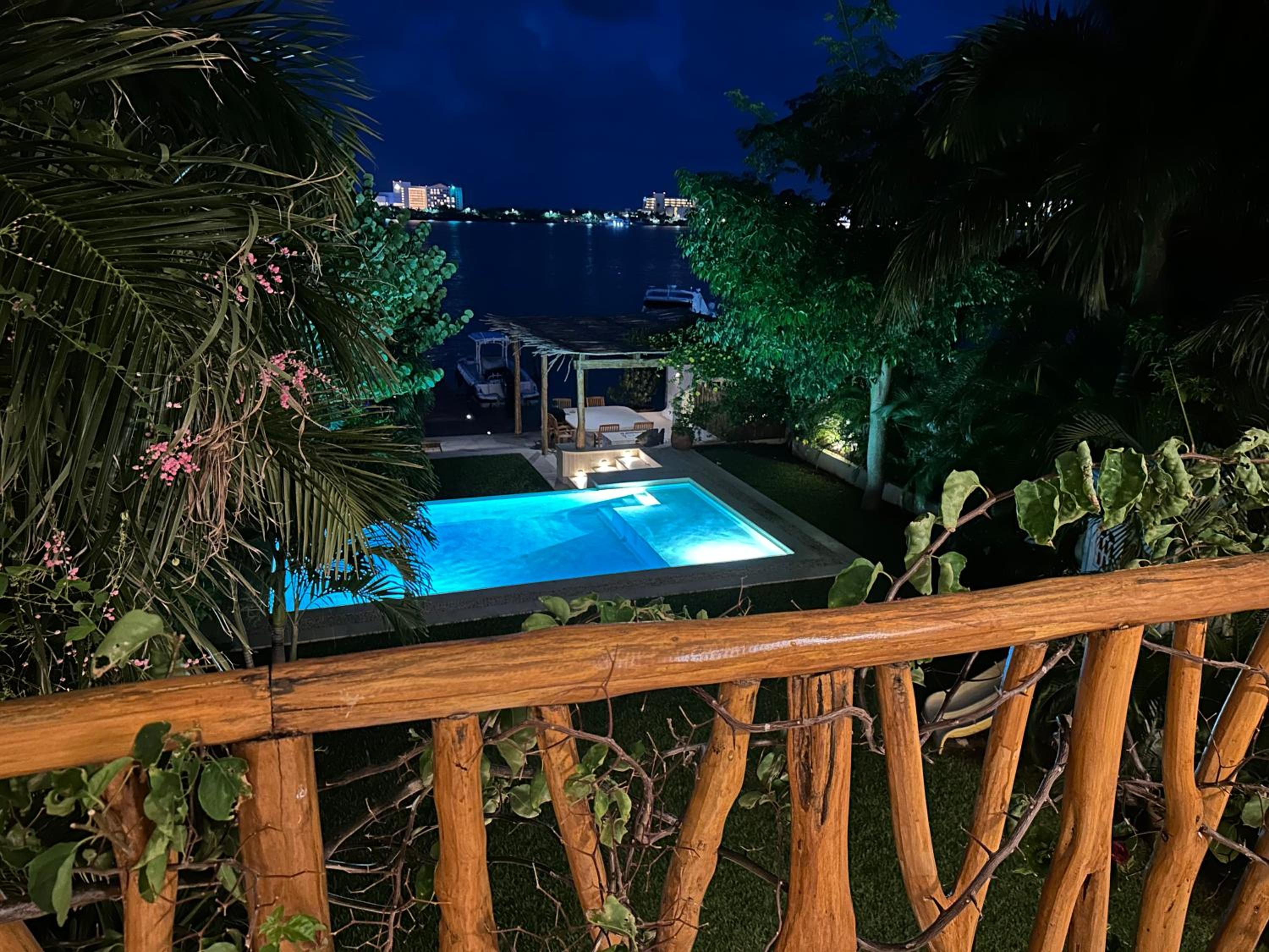 4BR Lakefront Villa with Private Pool by Solmar Rentals