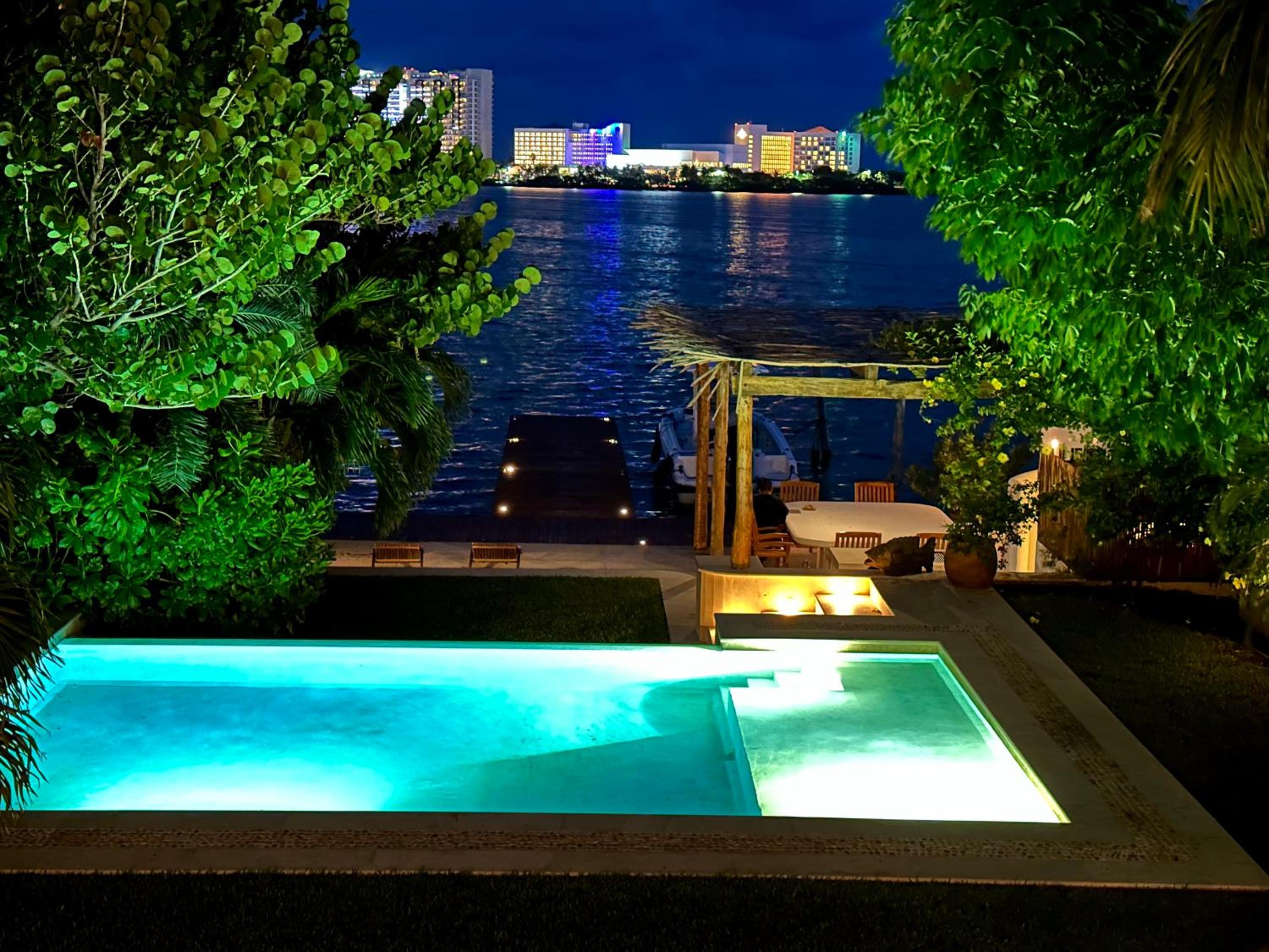 4BR Lakefront Villa with Private Pool by Solmar Rentals
