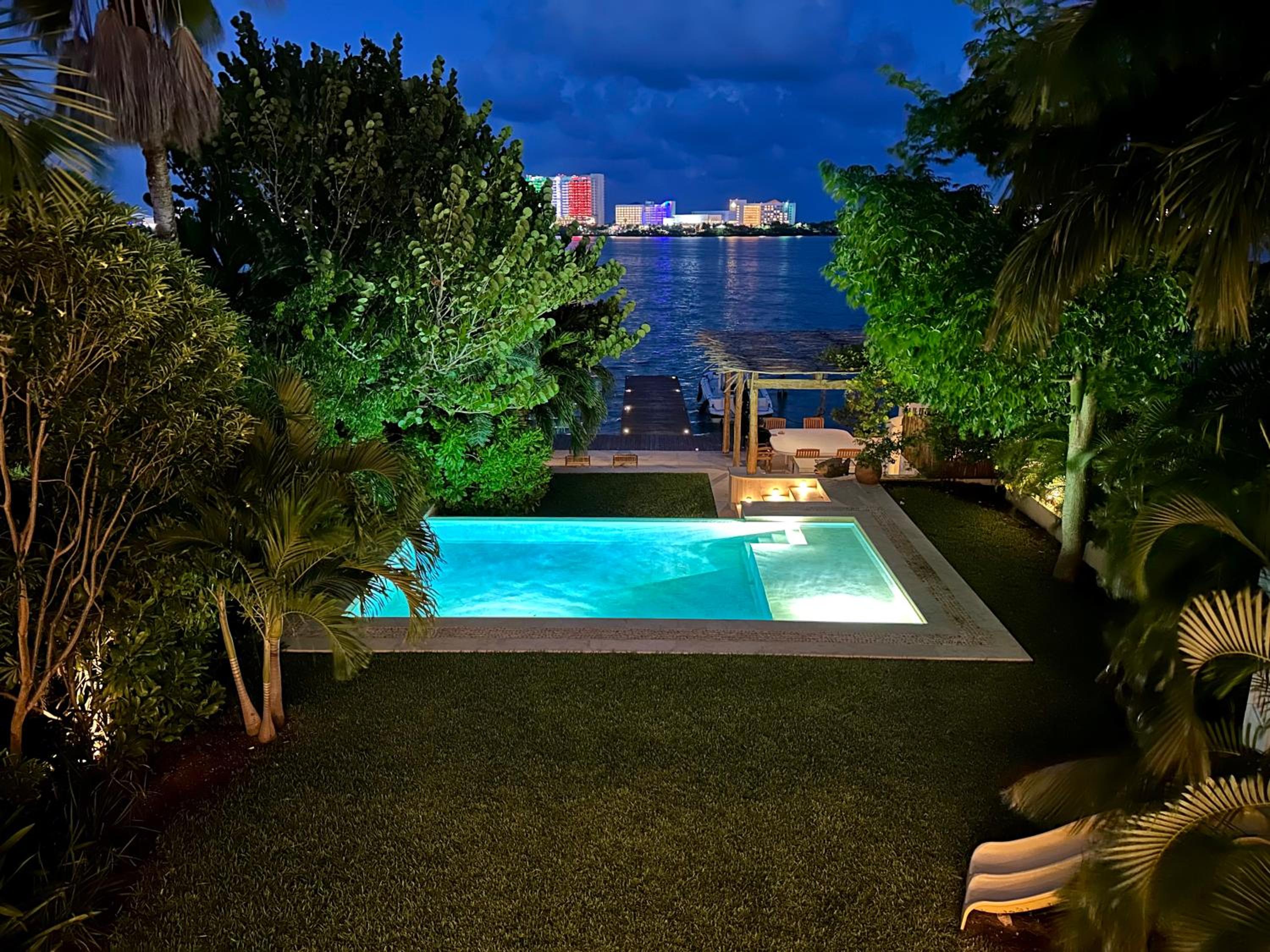 4BR Lakefront Villa with Private Pool by Solmar Rentals