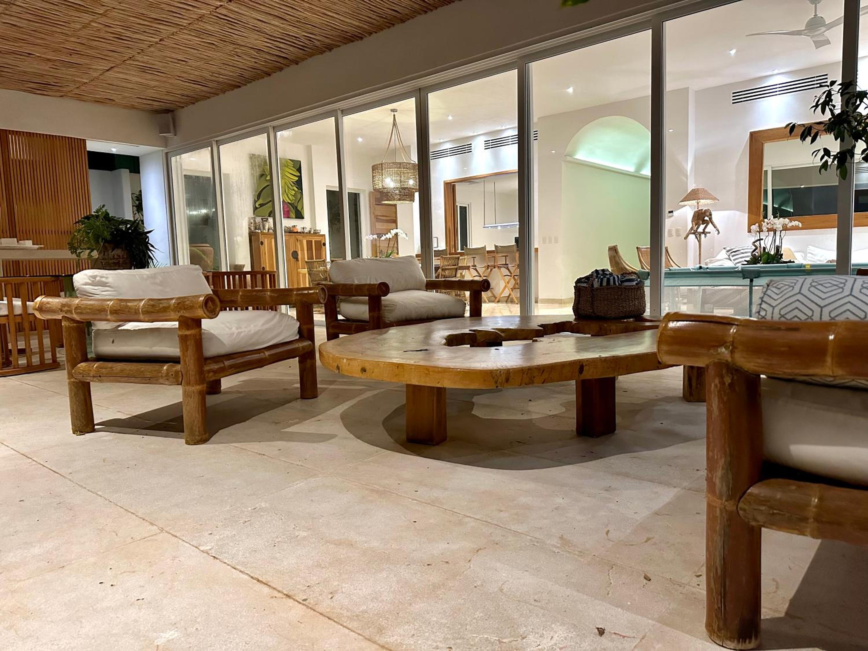 4BR Lakefront Villa with Private Pool by Solmar Rentals