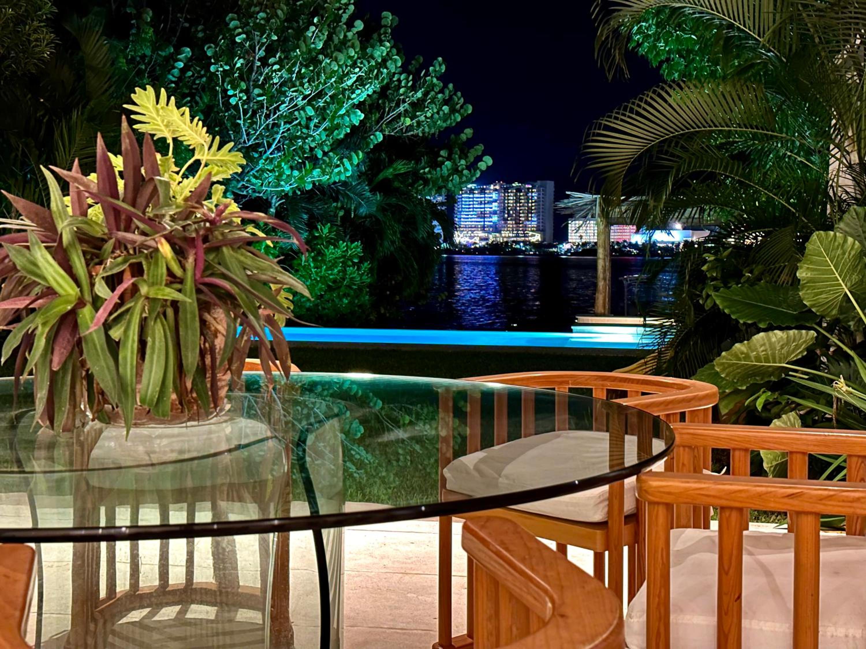 4BR Lakefront Villa with Private Pool by Solmar Rentals