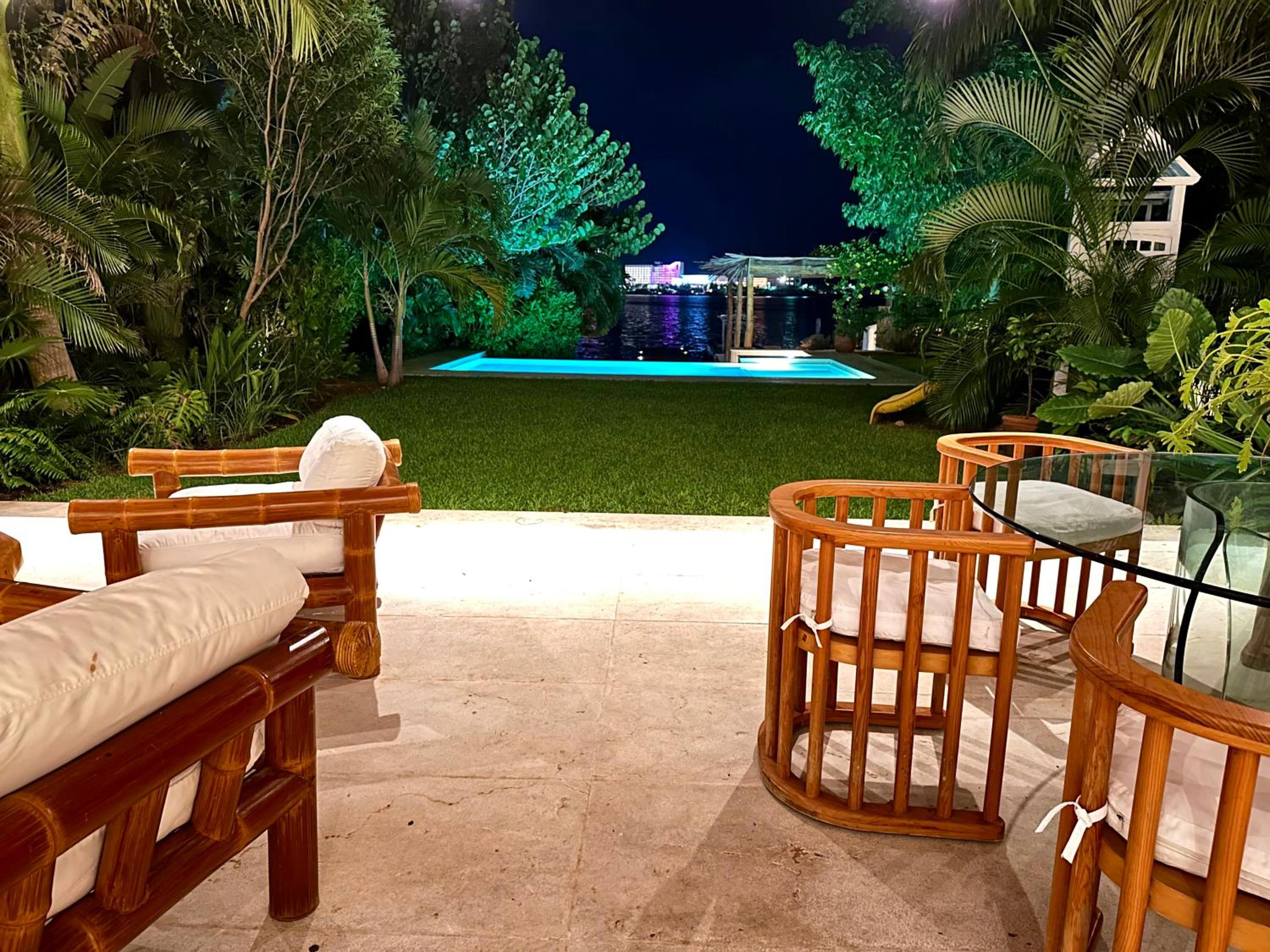 4BR Lakefront Villa with Private Pool by Solmar Rentals