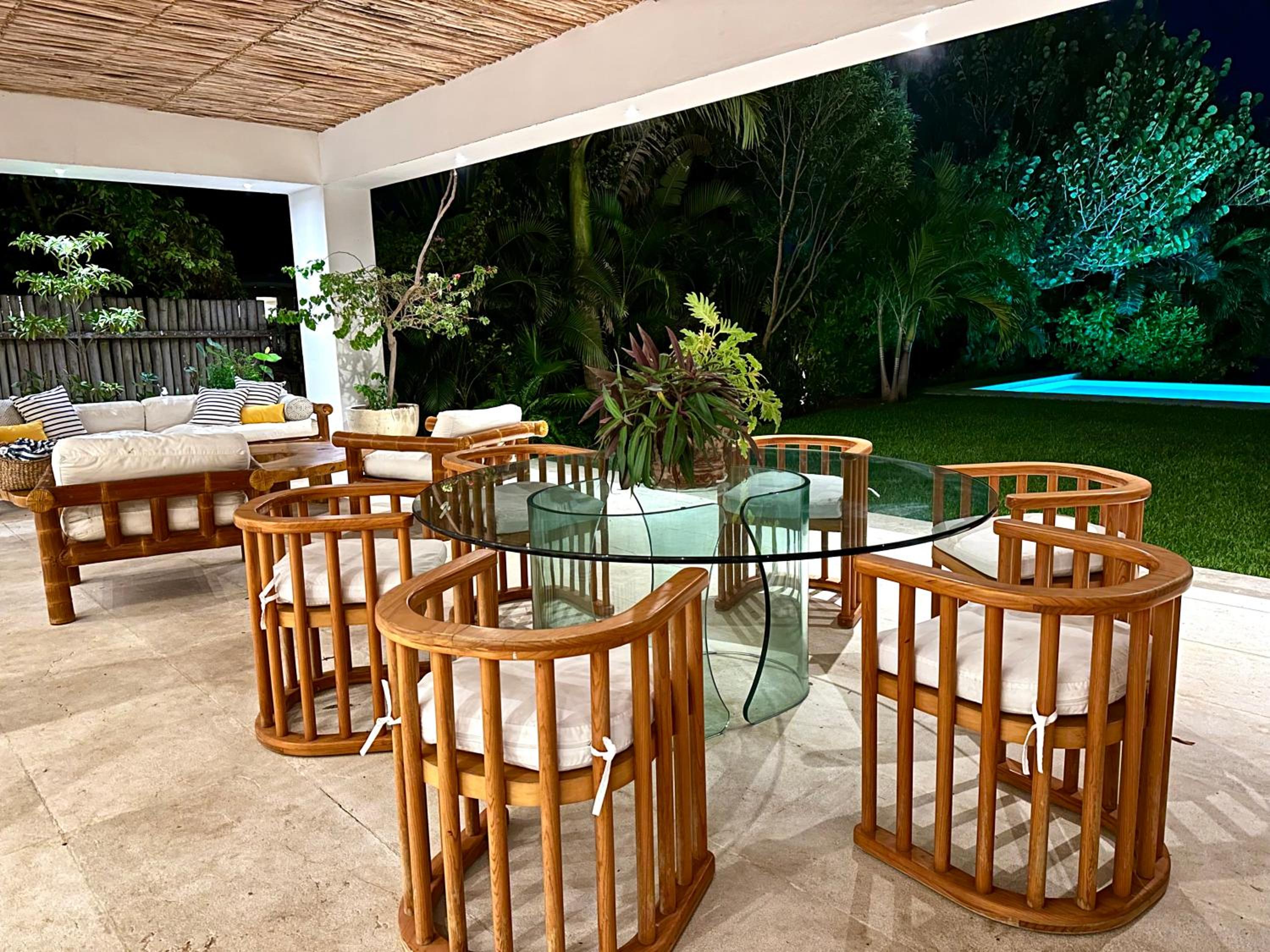 4BR Lakefront Villa with Private Pool by Solmar Rentals