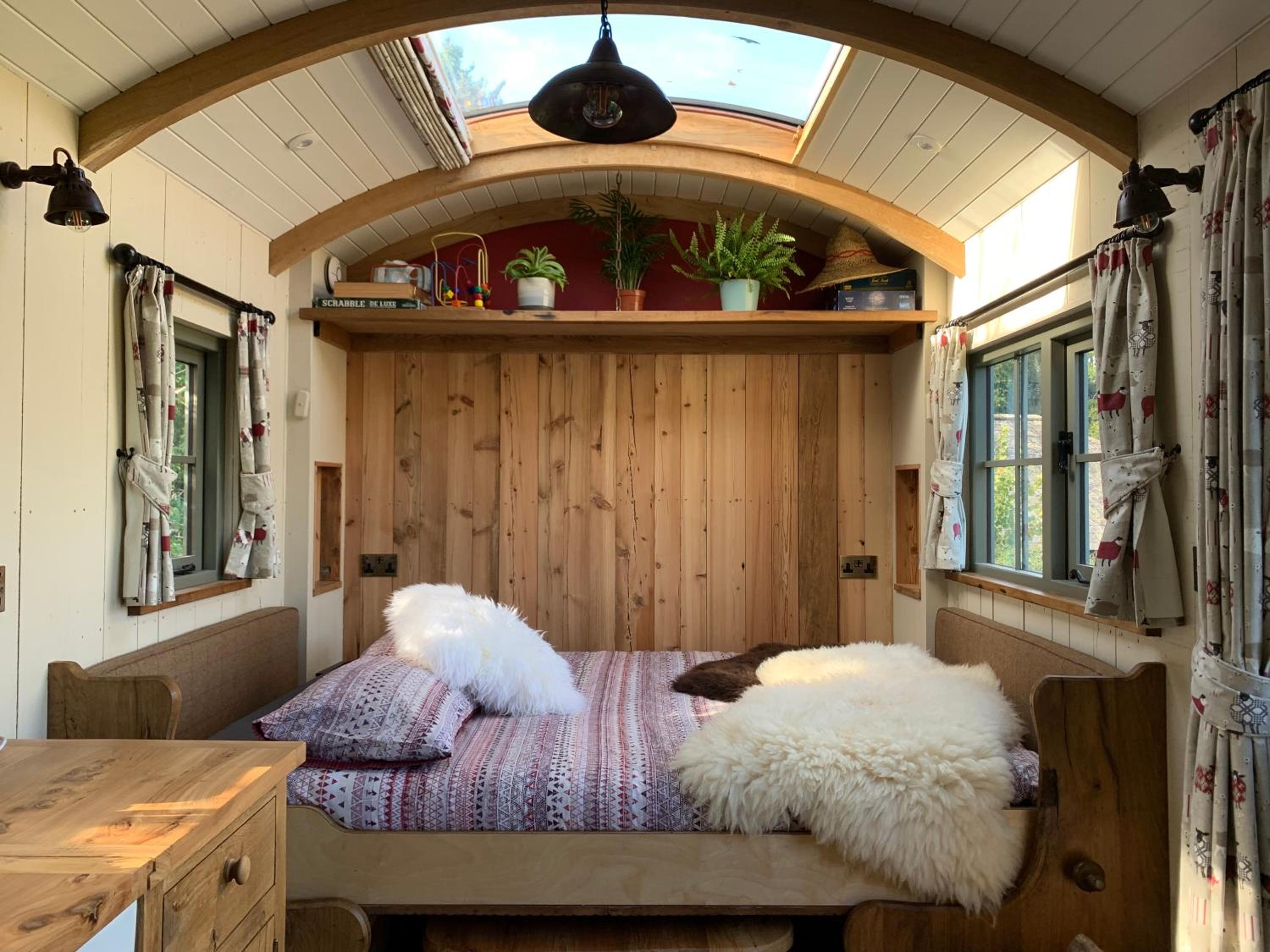 Newton Abbot Vacations - Rushford Shepherd's Hut - Property Image 40