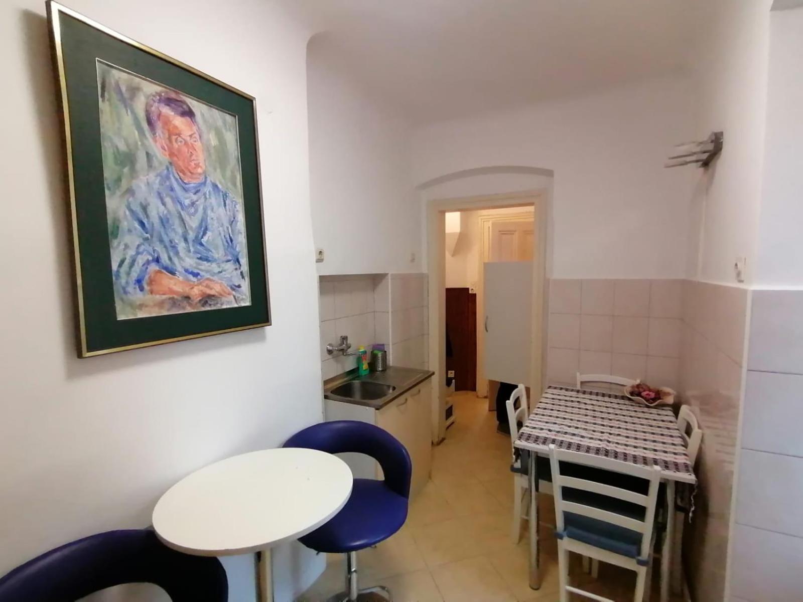 ZAGREB Botanical Garden Budget Apartment