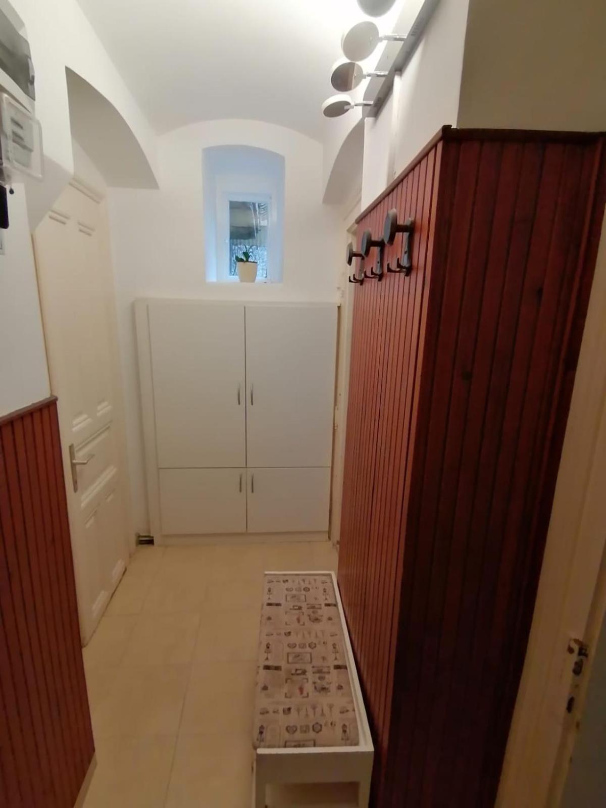 ZAGREB Botanical Garden Budget Apartment