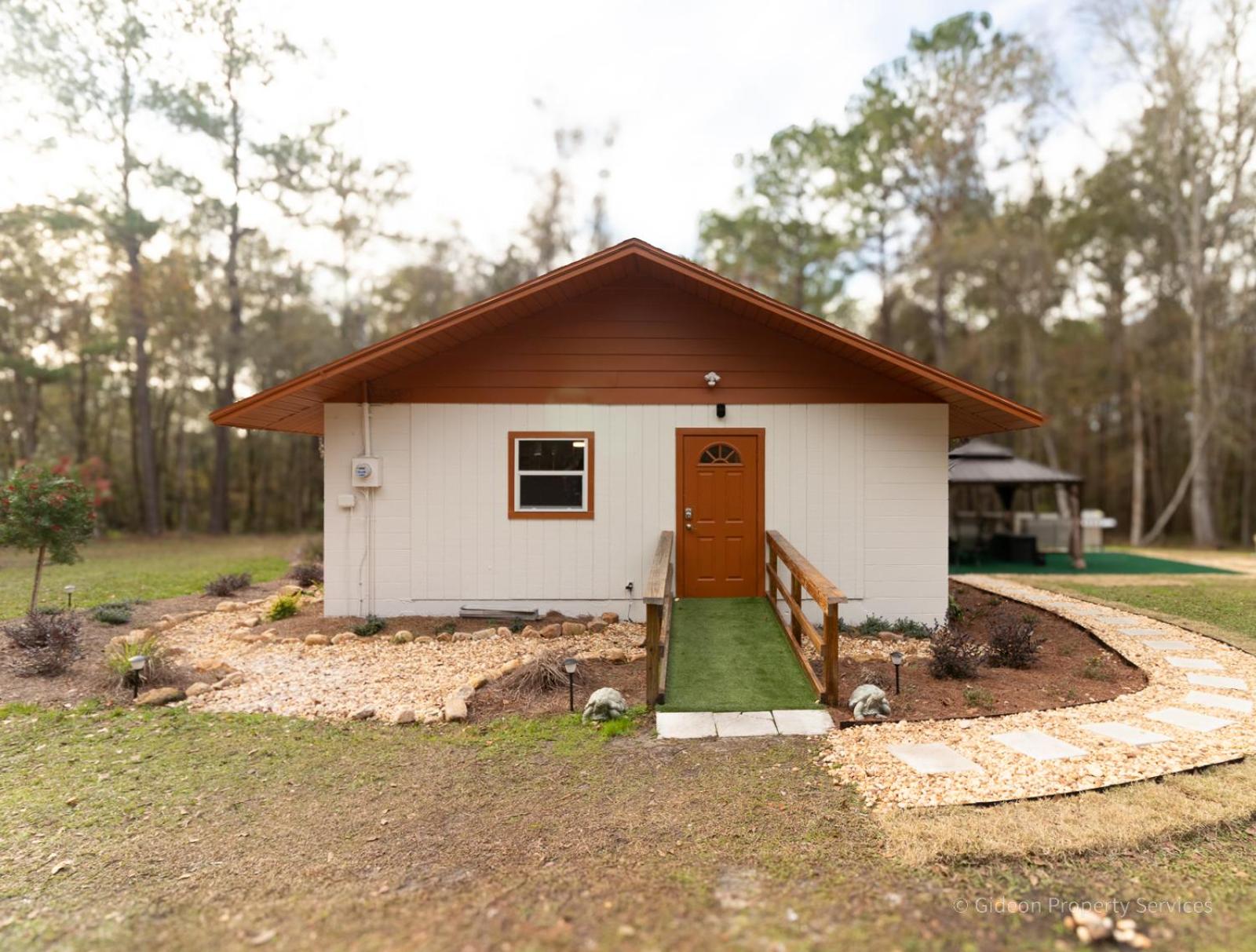 3/2 UF Wooded Paradise Retreat