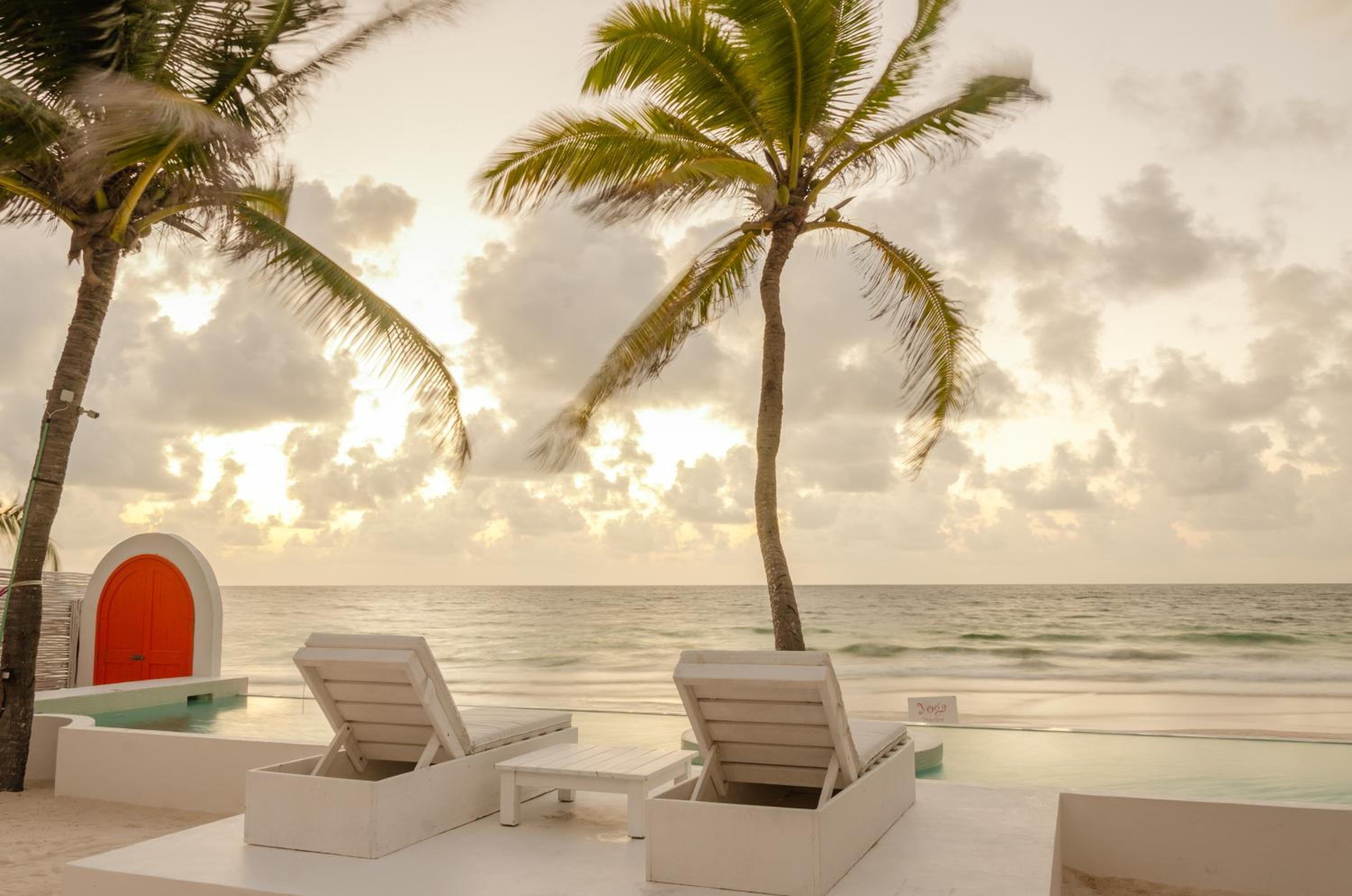 12BR Beachfront Private Villa With Infinity Pool by Solmar Rentals view 4