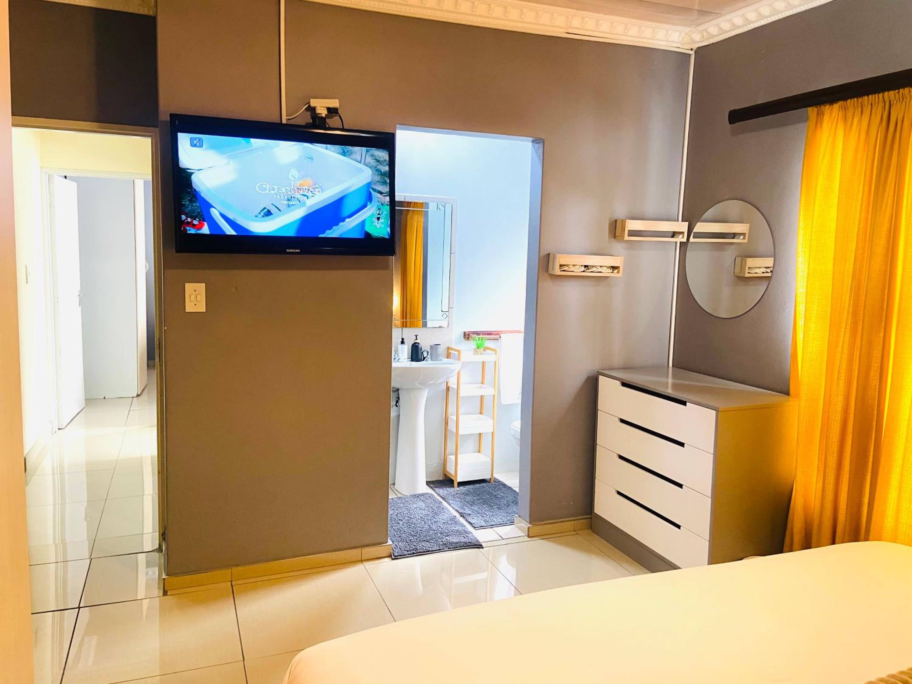 Mnqobi Lifestyle Apartments view 4