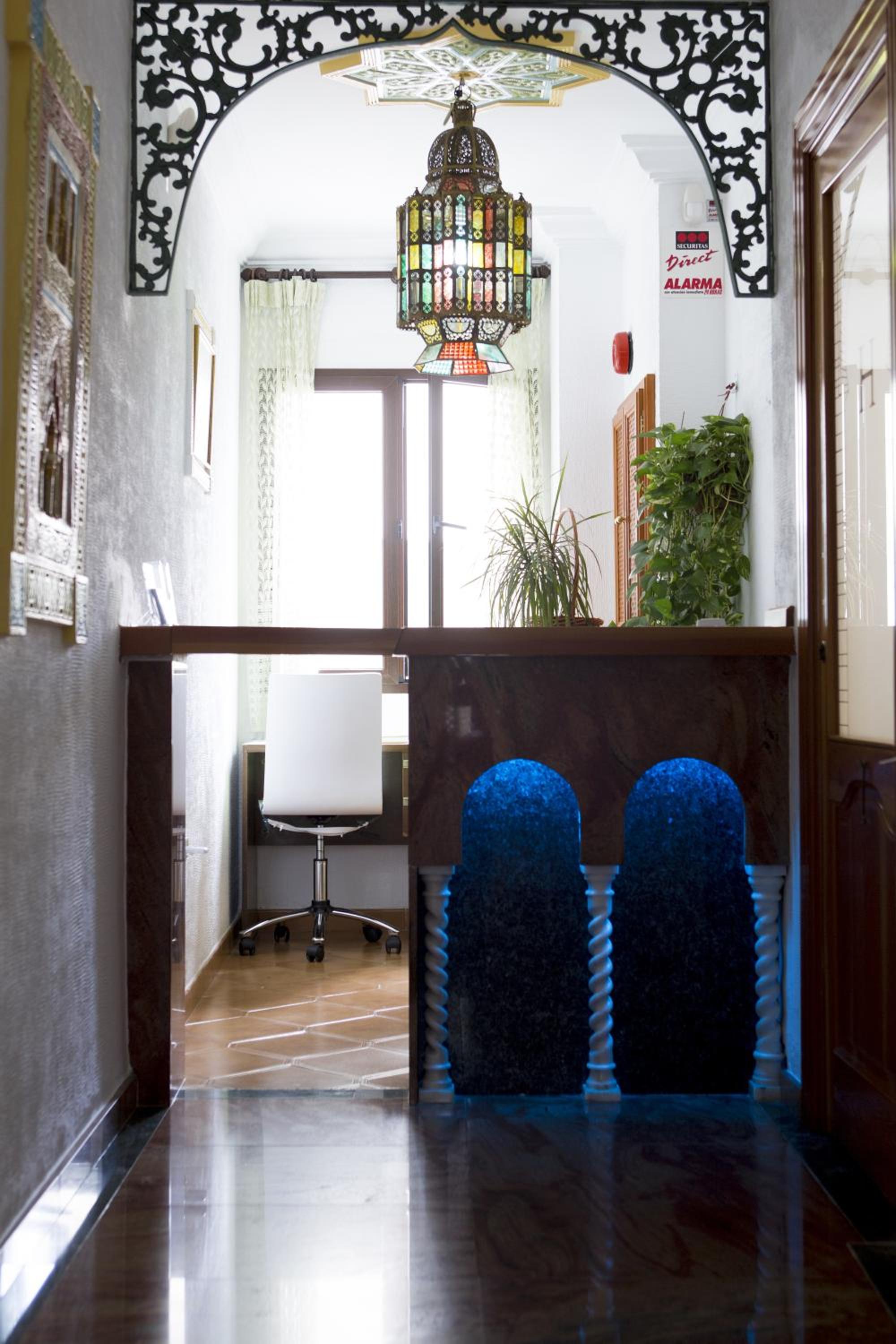 Hostal Alhambra - Adults Only