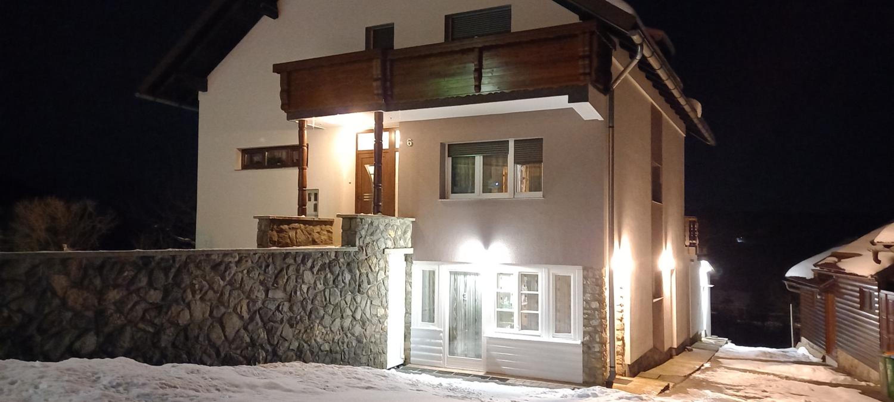 Apartment ROKO with sauna & view