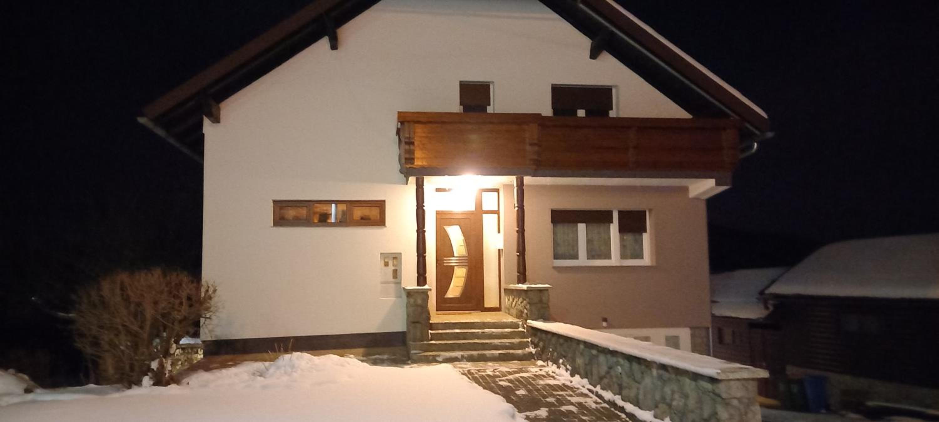 Apartment ROKO with sauna & view