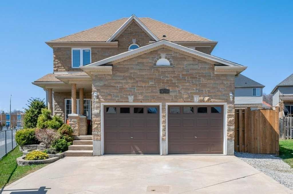 Room in Kitchener I