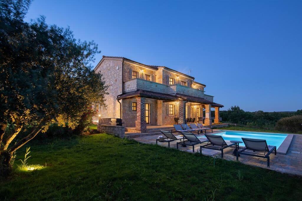 Rustic Villa Rubus with a pool in Istria view 2