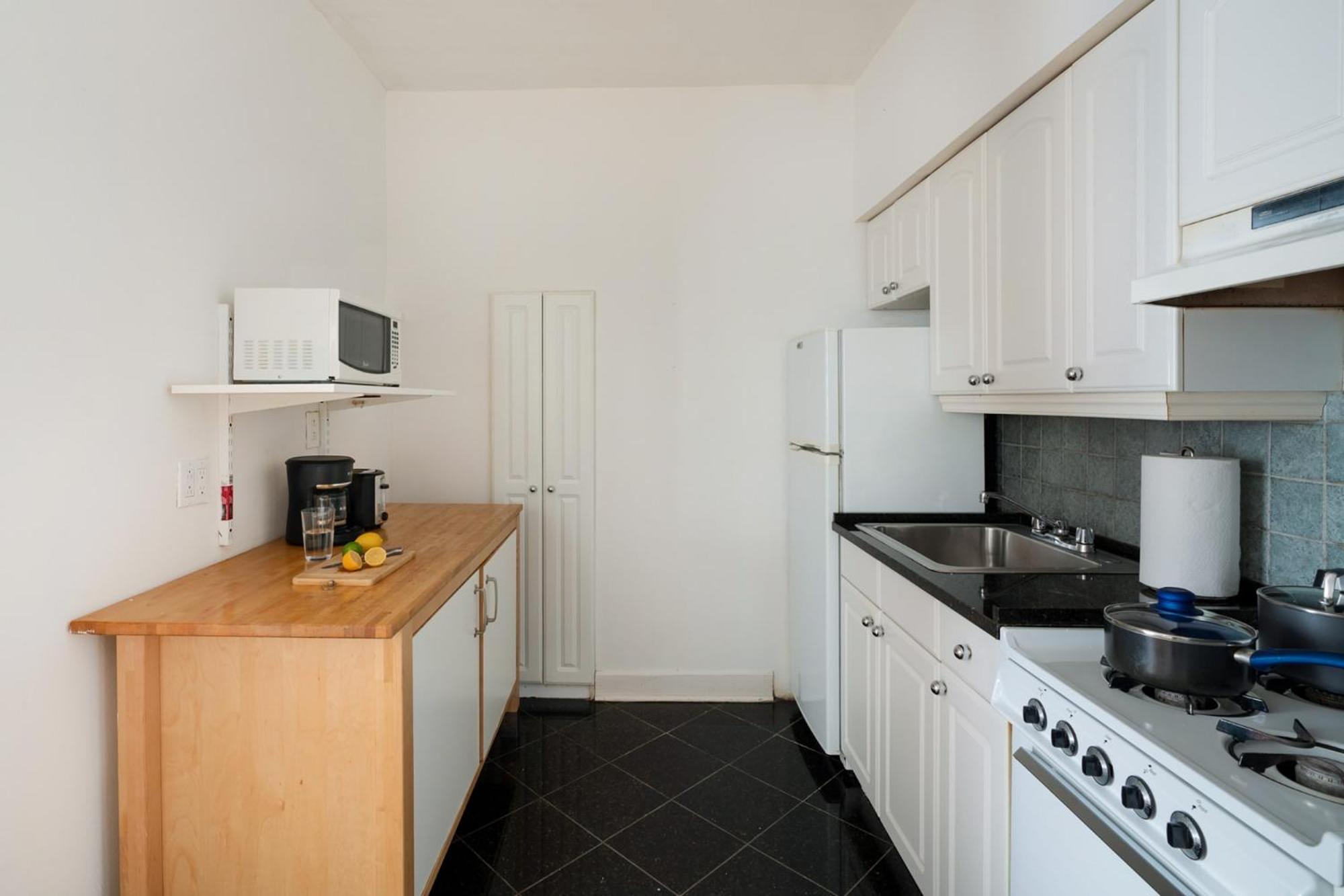61-2C Prime UES 2BR Newly furnished best value