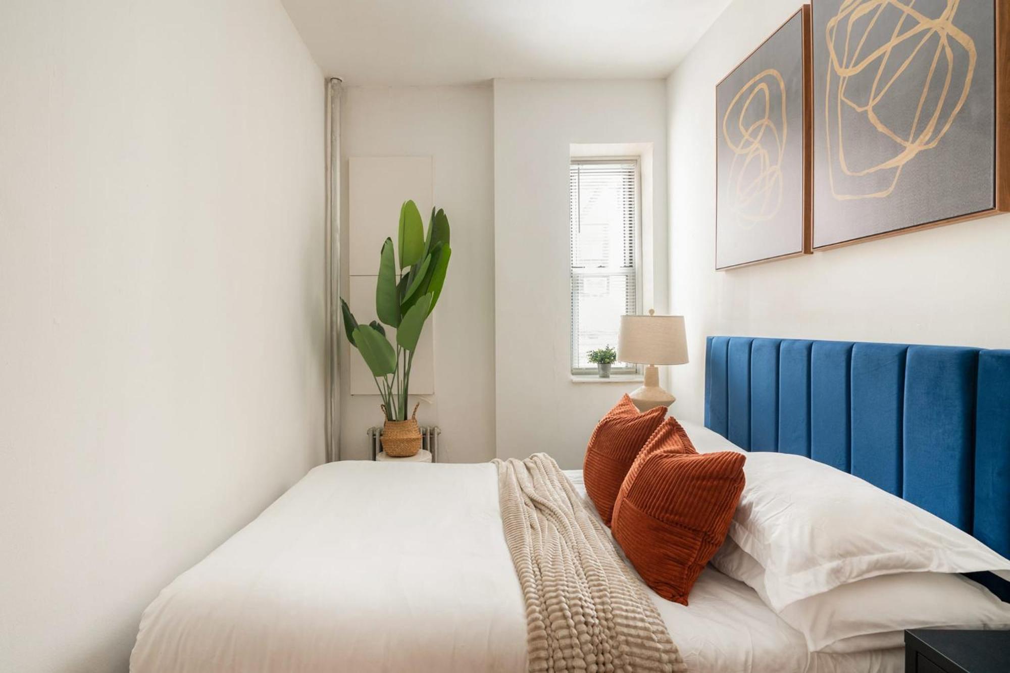 61-2C Prime UES 2BR Newly furnished best value