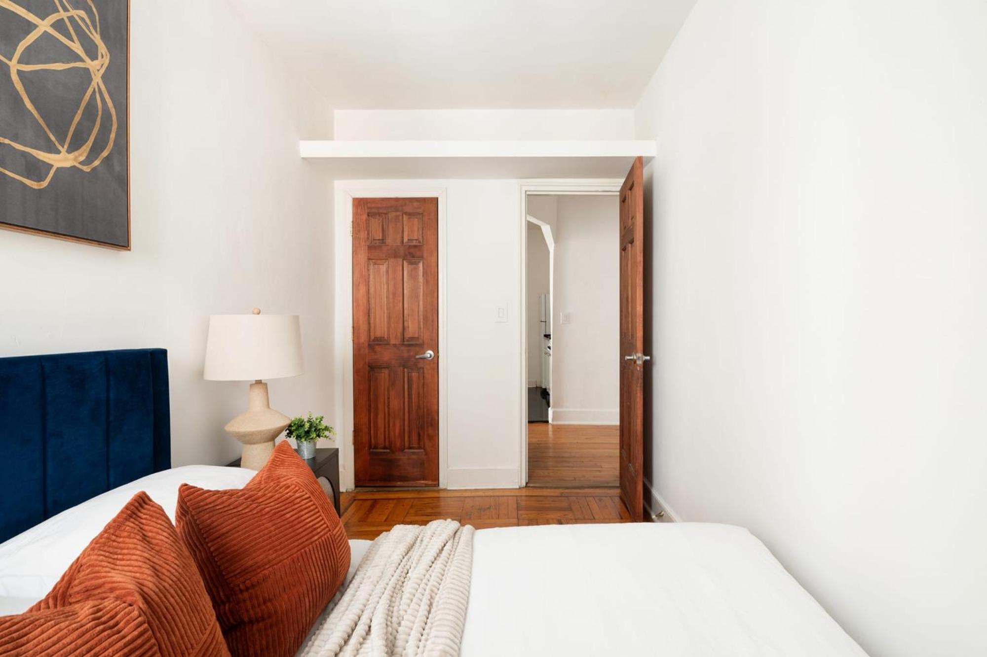 61-2C Prime UES 2BR Newly furnished best value