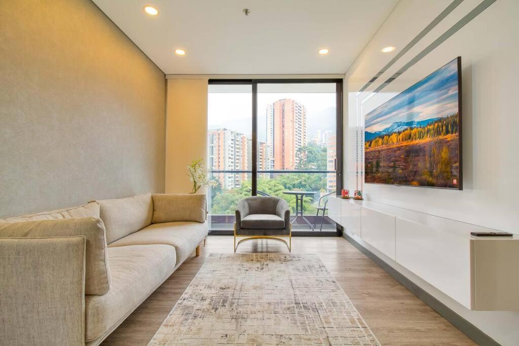Luxury Apartment in El Poblado, Class Suite 1001