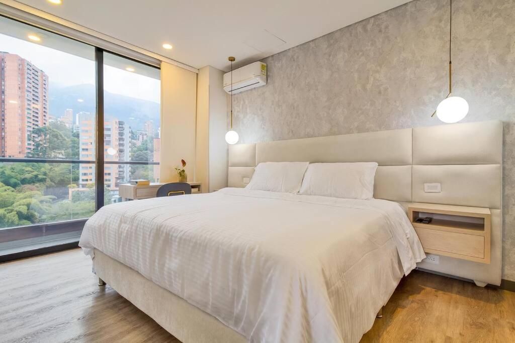 Luxury Apartment in El Poblado, Class Suite 1001