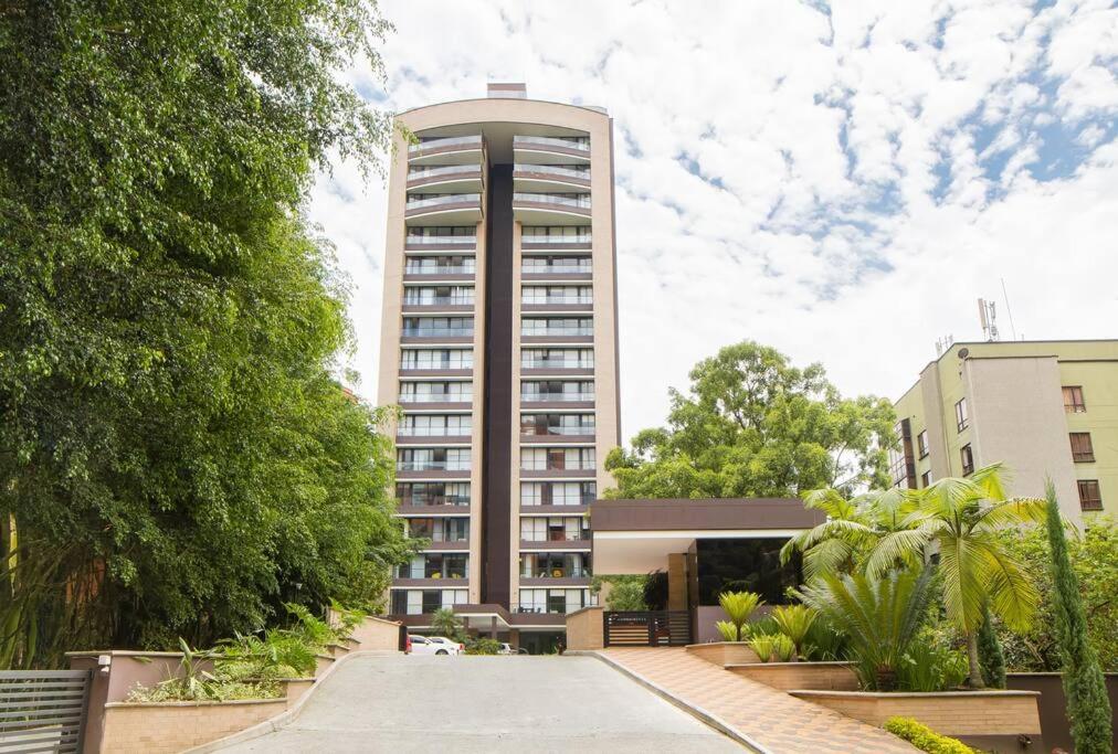 Luxury Apartment in El Poblado, Class Suite 1001