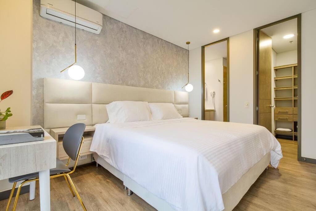 Luxury Apartment in El Poblado, Class Suite 1001