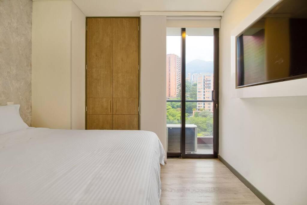Luxury Apartment in El Poblado, Class Suite 1001