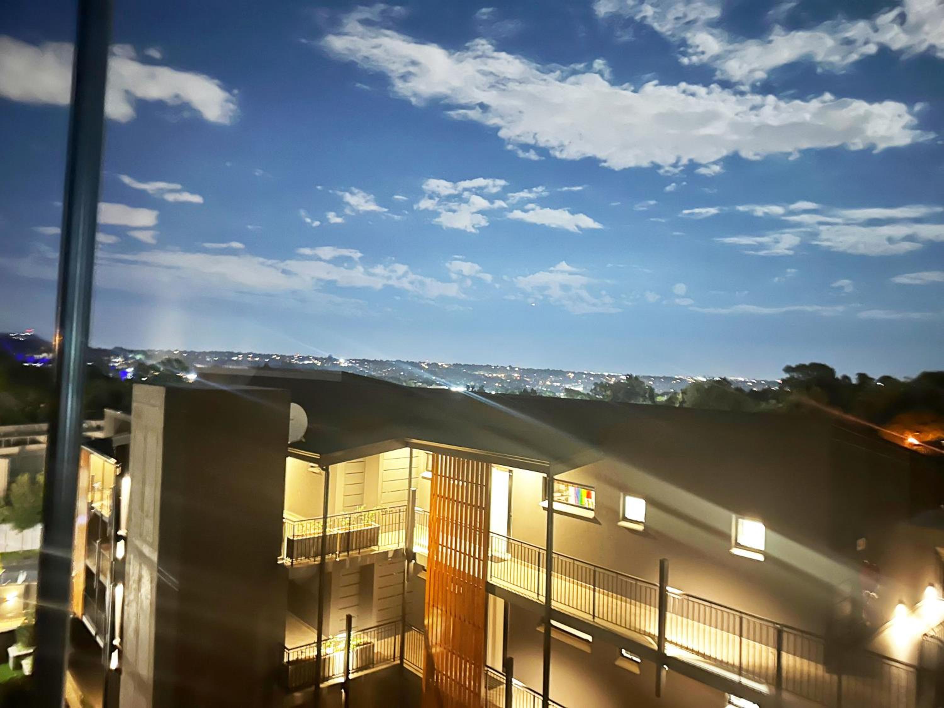 Hyde Park Sandton Luxury 2BR Top Floor