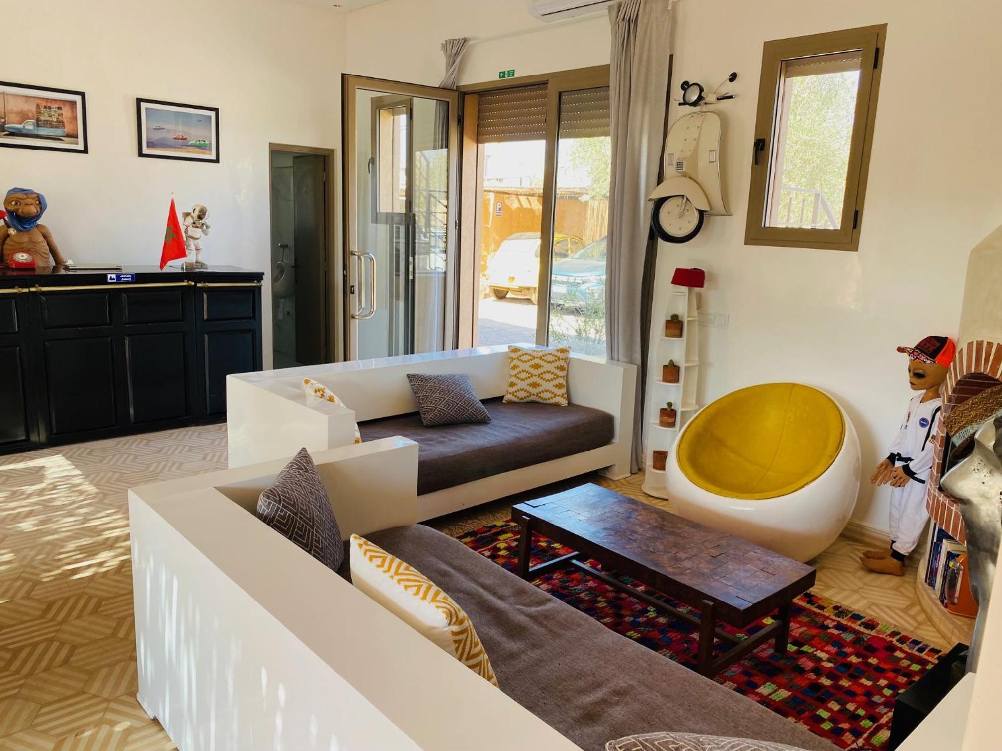 lounge