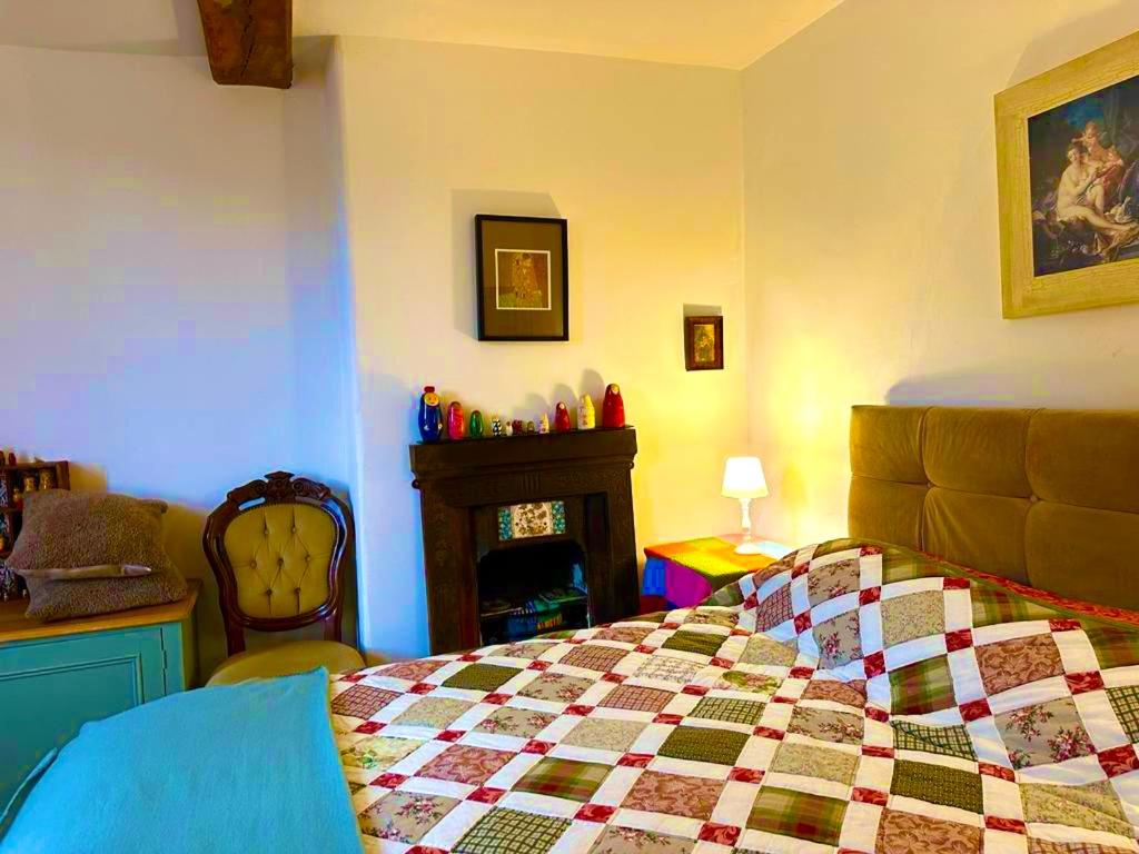 Castle Buildings Cottage2