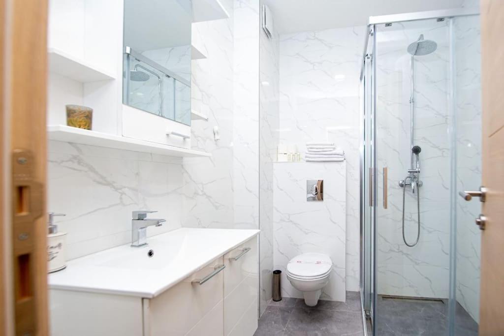 Comfort apartment Becici by In Property view 3