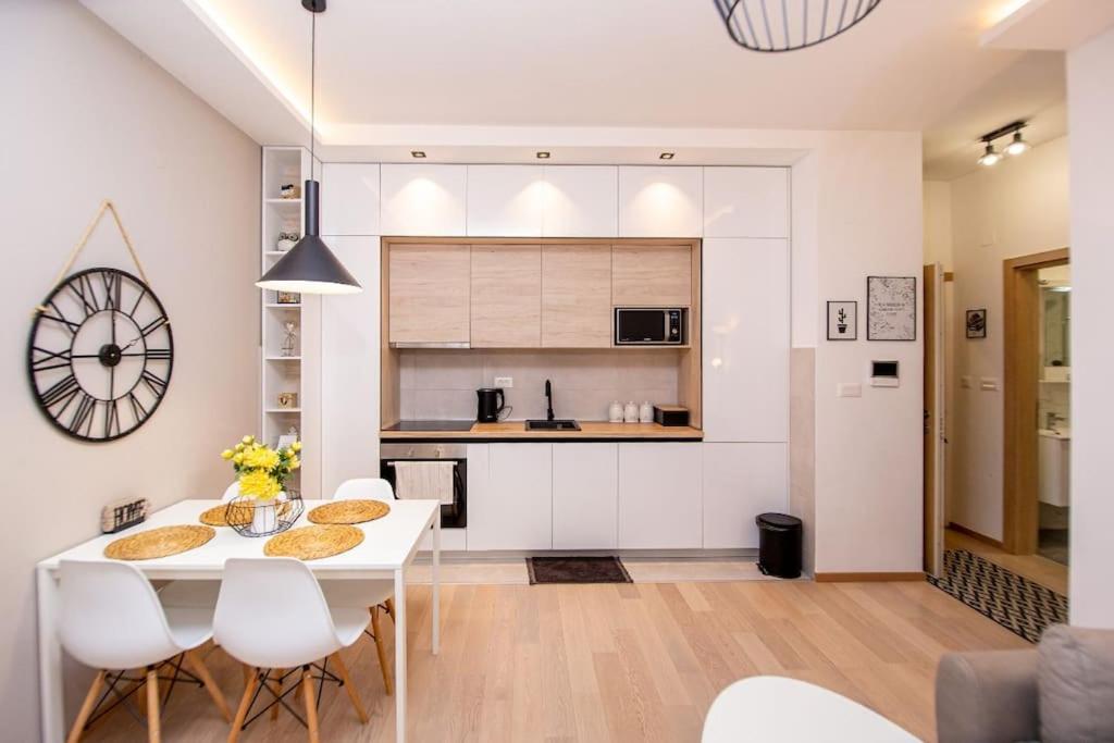 Comfort apartment Becici by In Property view 5