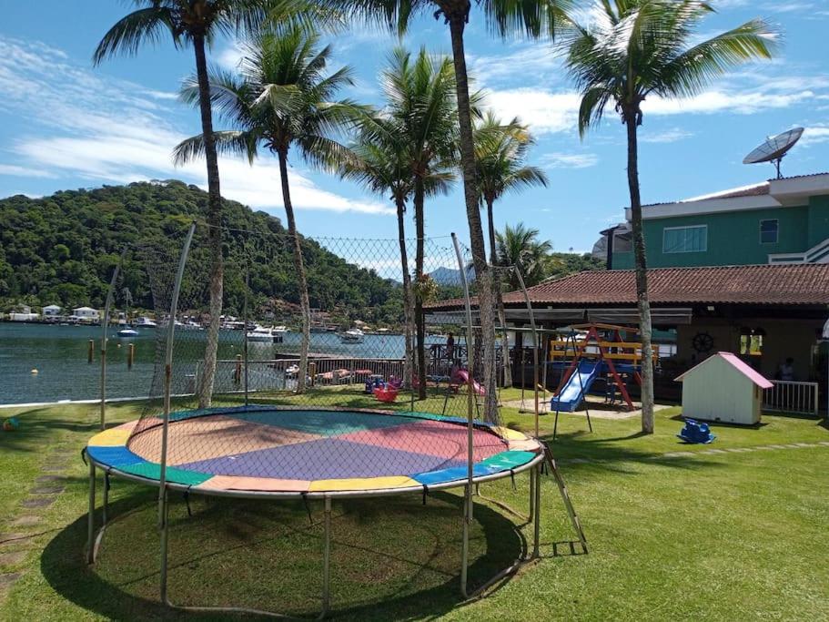 Apto com excelente localização em Angra dos Reis