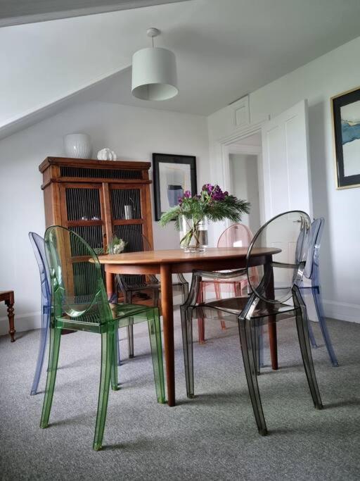 Spacious beachfront apartment reviews in pictures