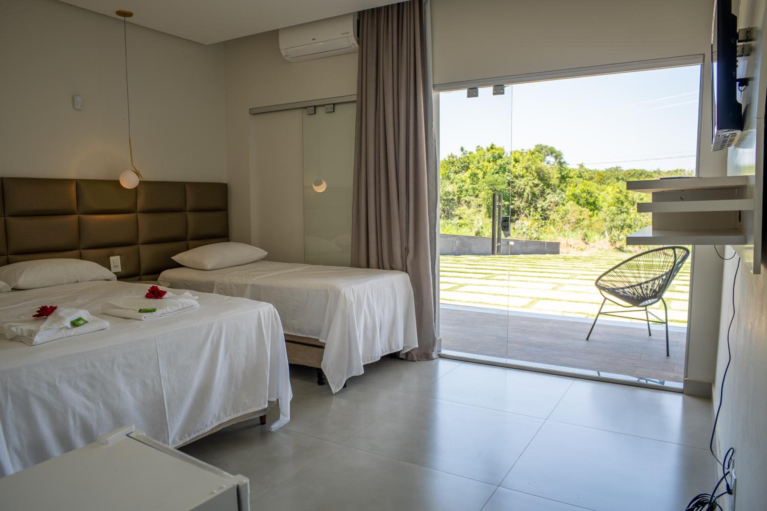 Pousada com piscina, jacuzzi e com vista em Capitólio - Casa Decore