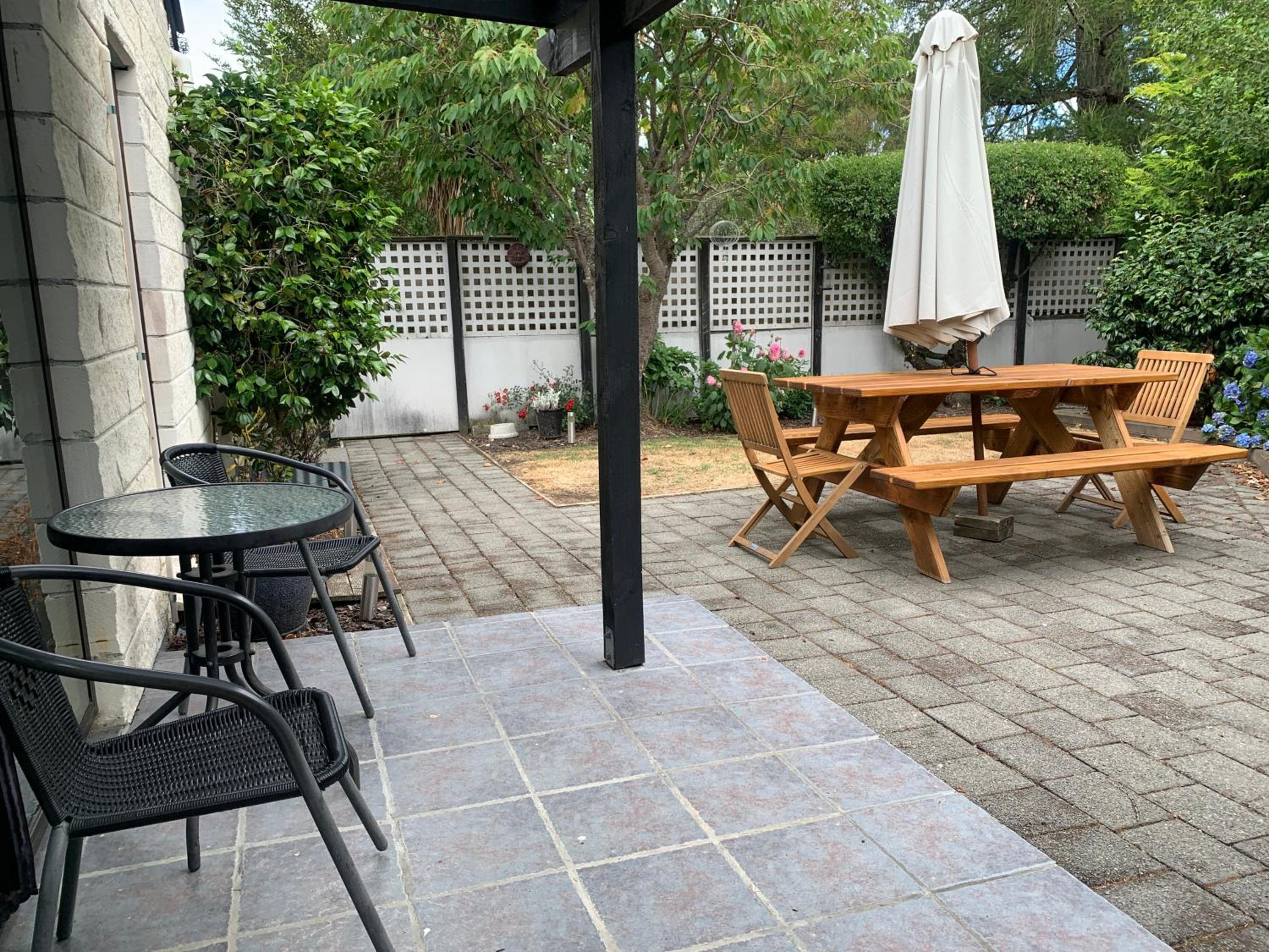 Hotel 40c Scarborough Tce - Image 1