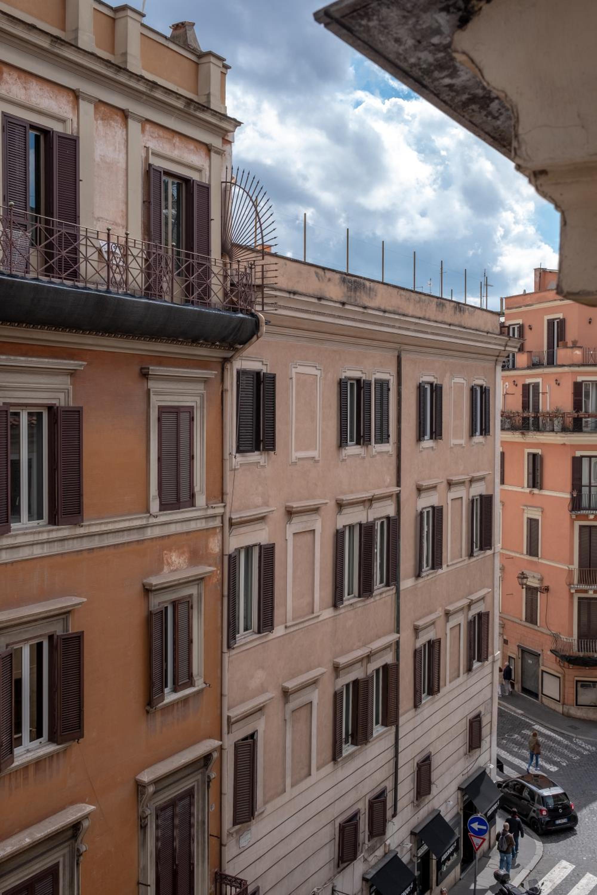 Via Francesco Crispi Private Apartment