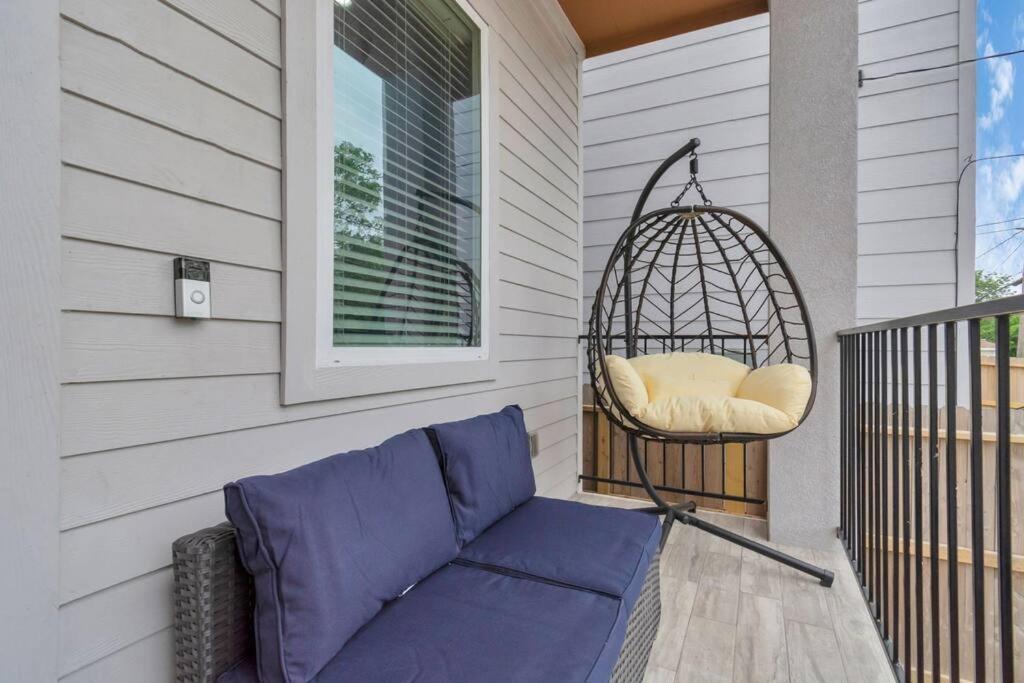 CAMP OUT - Big Backyard - 5mins To Downtown in Houston, US