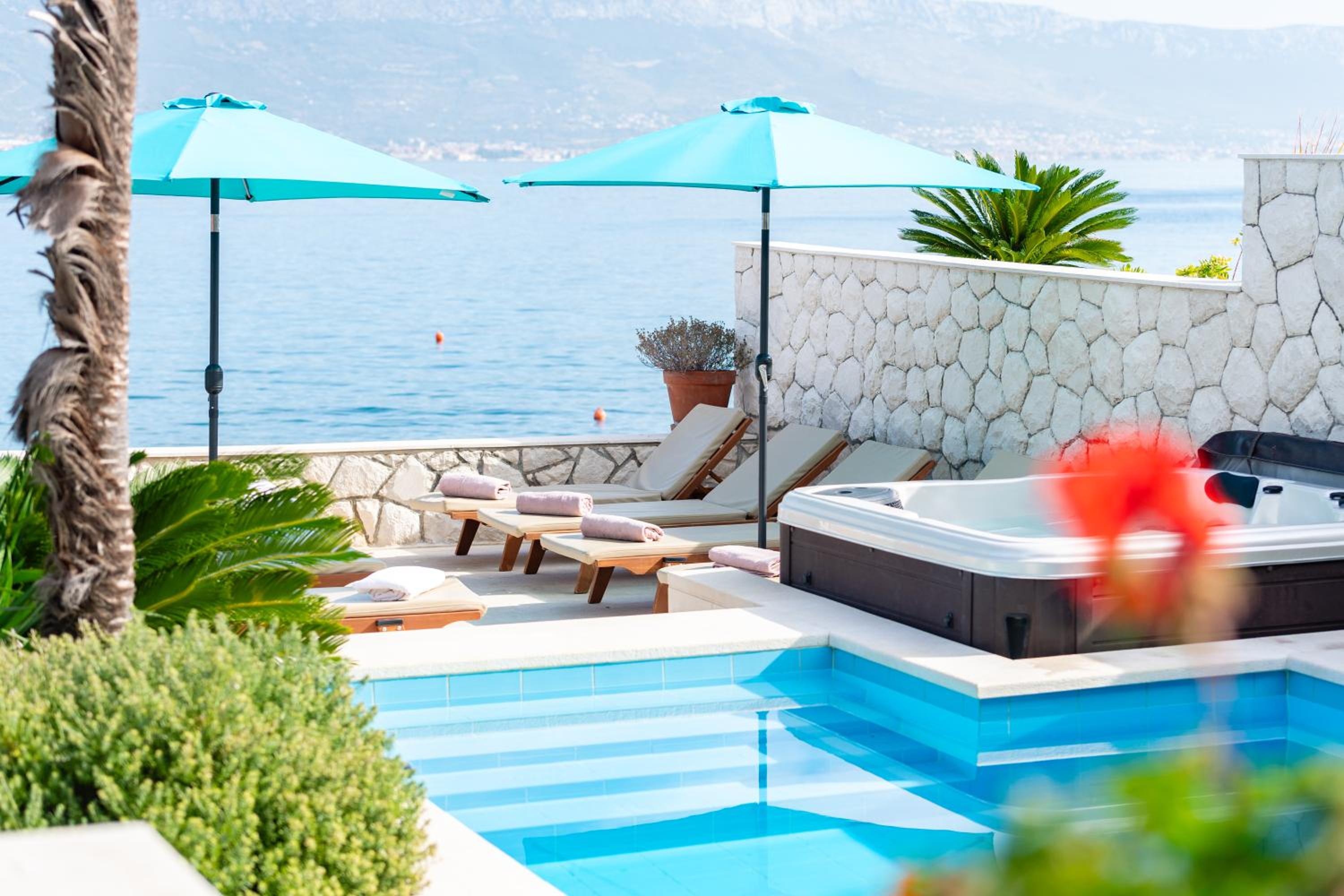 Villa Mirjana - exclusive beachfront 6 bedroom villa with pool view 4