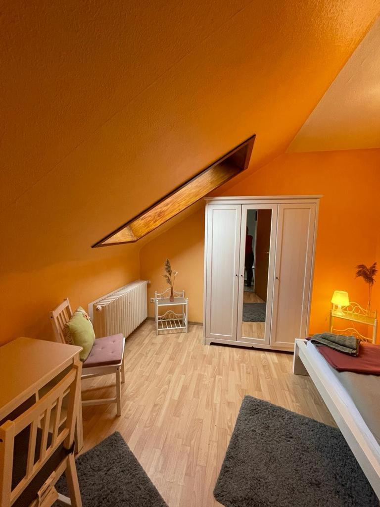 Apartment First Floor Laatzen view 4