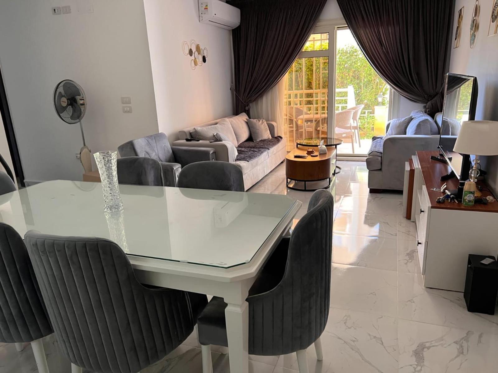Luxury Apartment with Garden at Madinaty