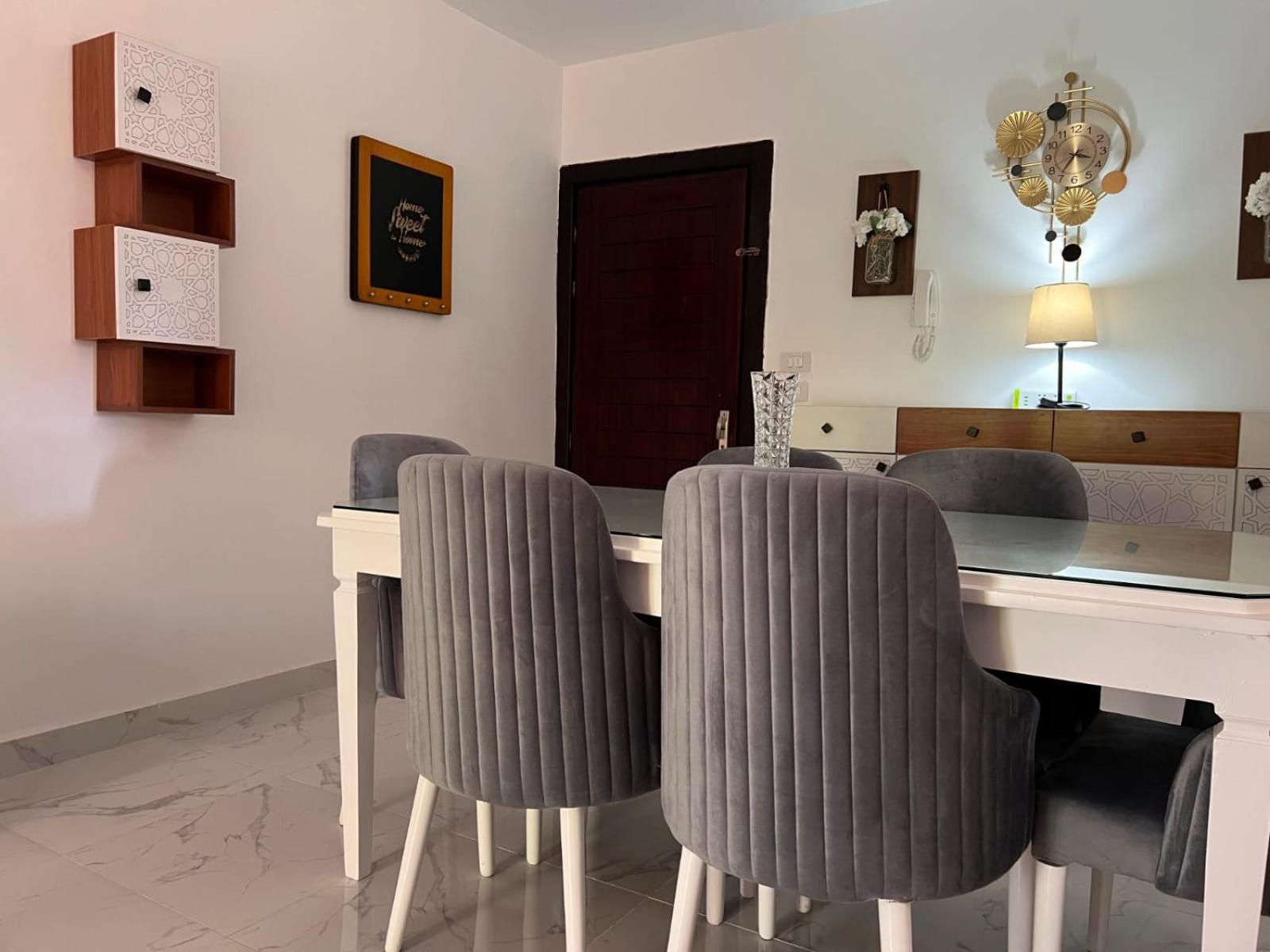 Luxury Apartment with Garden at Madinaty