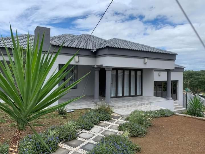 Raddison Grey view 3