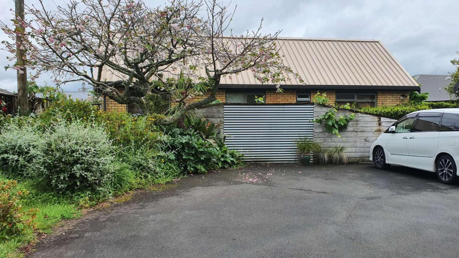 One Bedroom Unit Close to Claudeland Park view 2