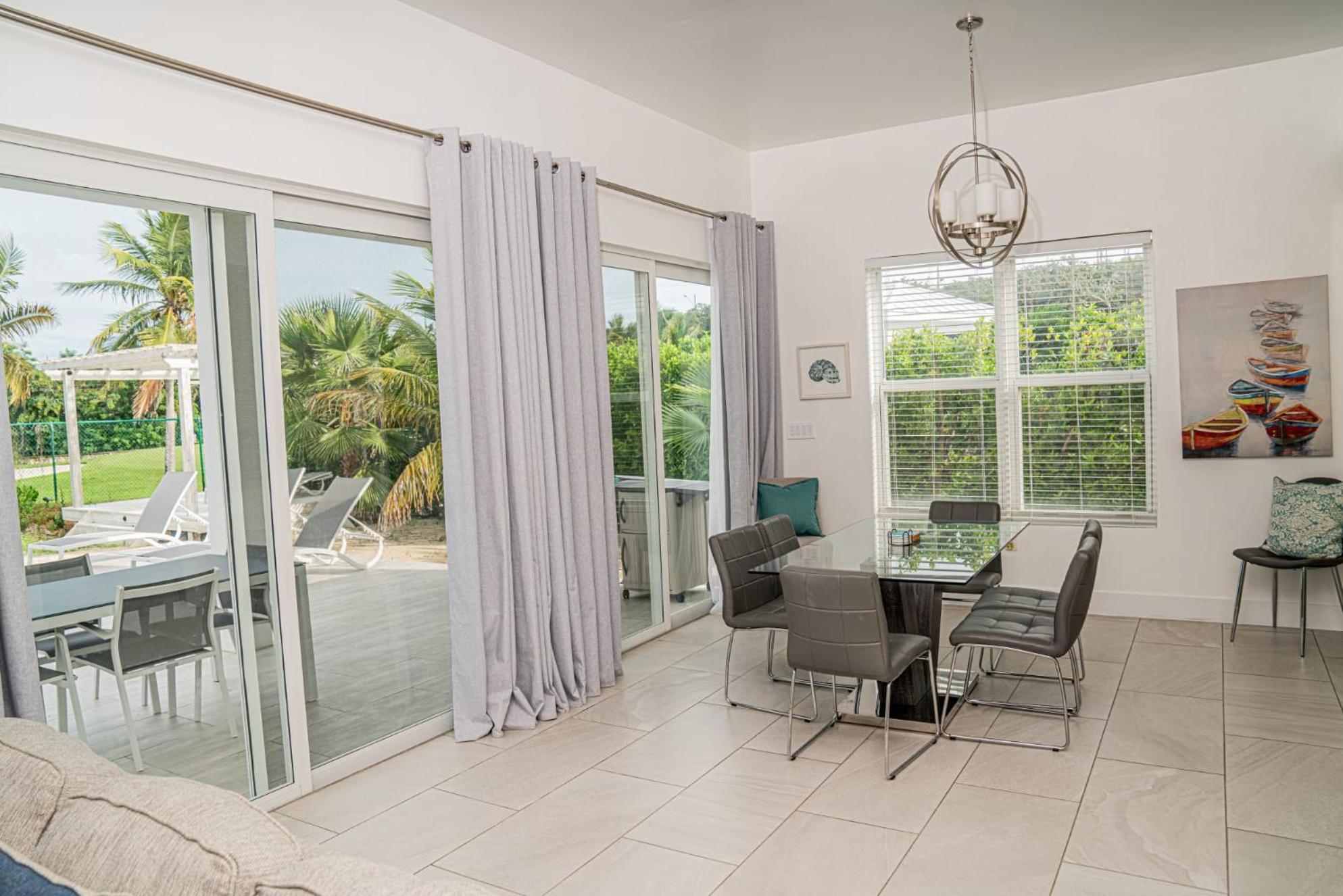 Villas with Private Pool 5 min to Grace Bay beach