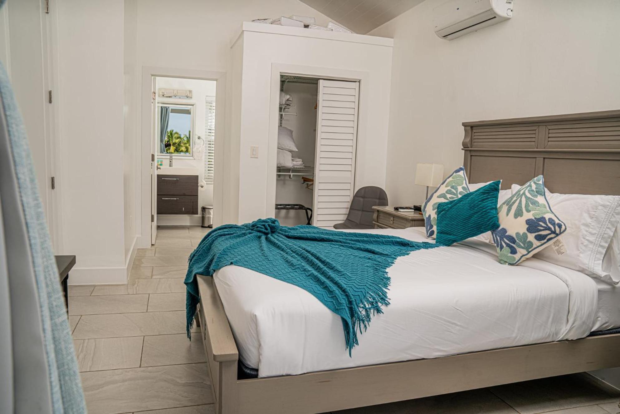 Villas with Private Pool 5 min to Grace Bay beach